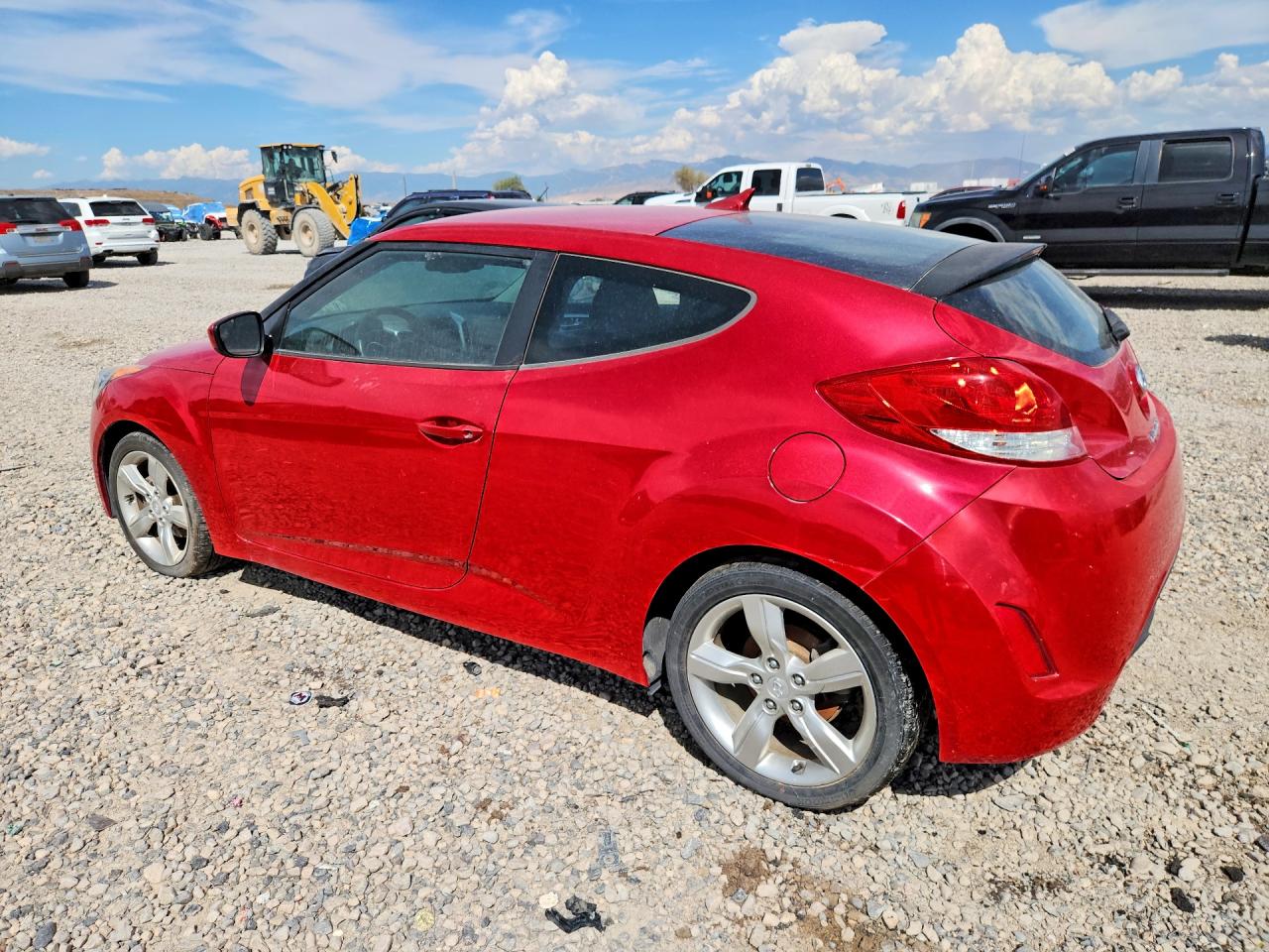 2014 Hyundai Veloster Base Red vin: KMHTC6AD8EU192224