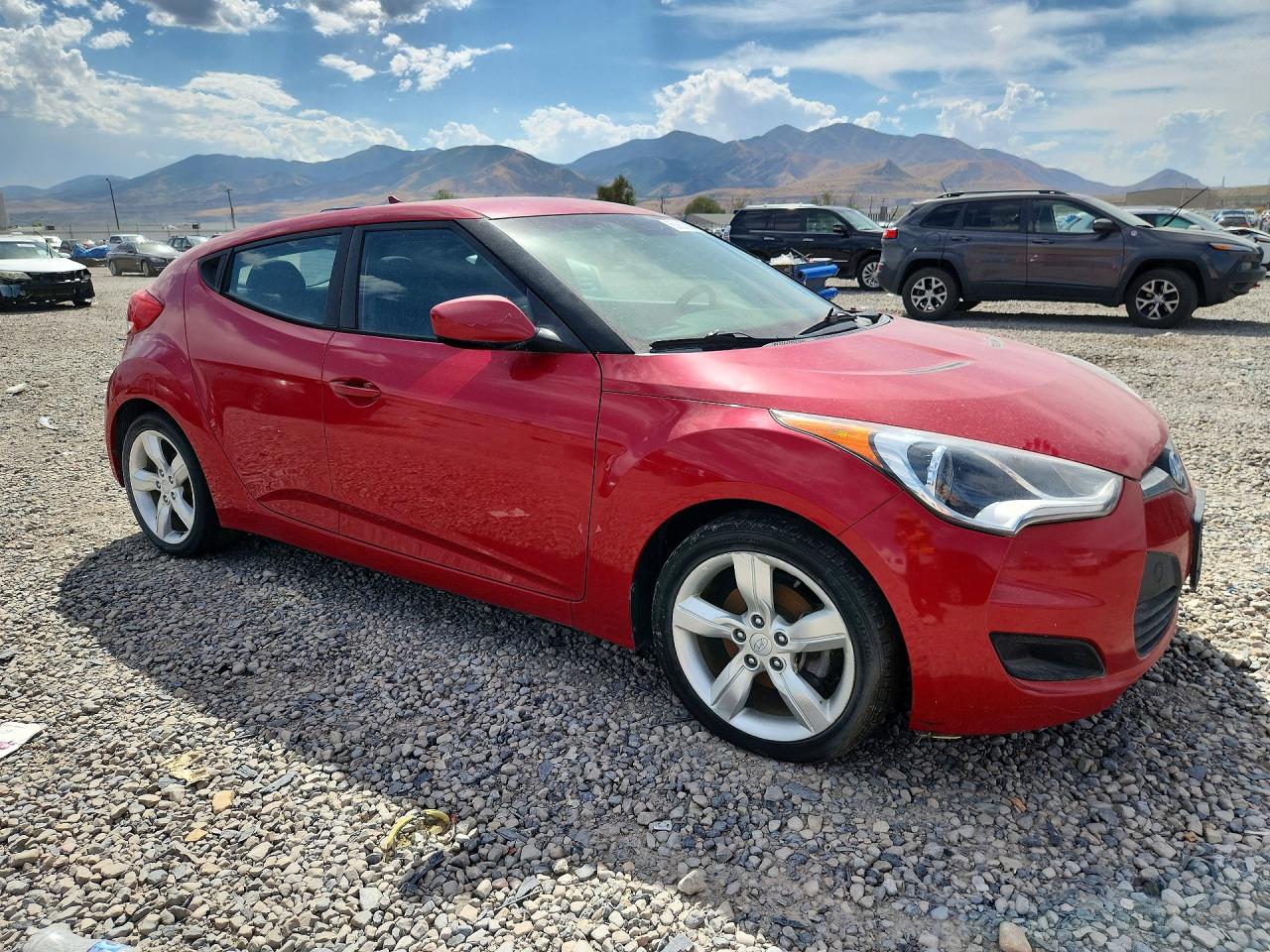 2014 Hyundai Veloster Base Red vin: KMHTC6AD8EU192224