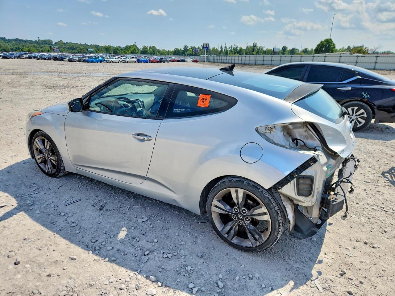 2014 Hyundai Veloster Base Silver vin: KMHTC6AD8EU194930