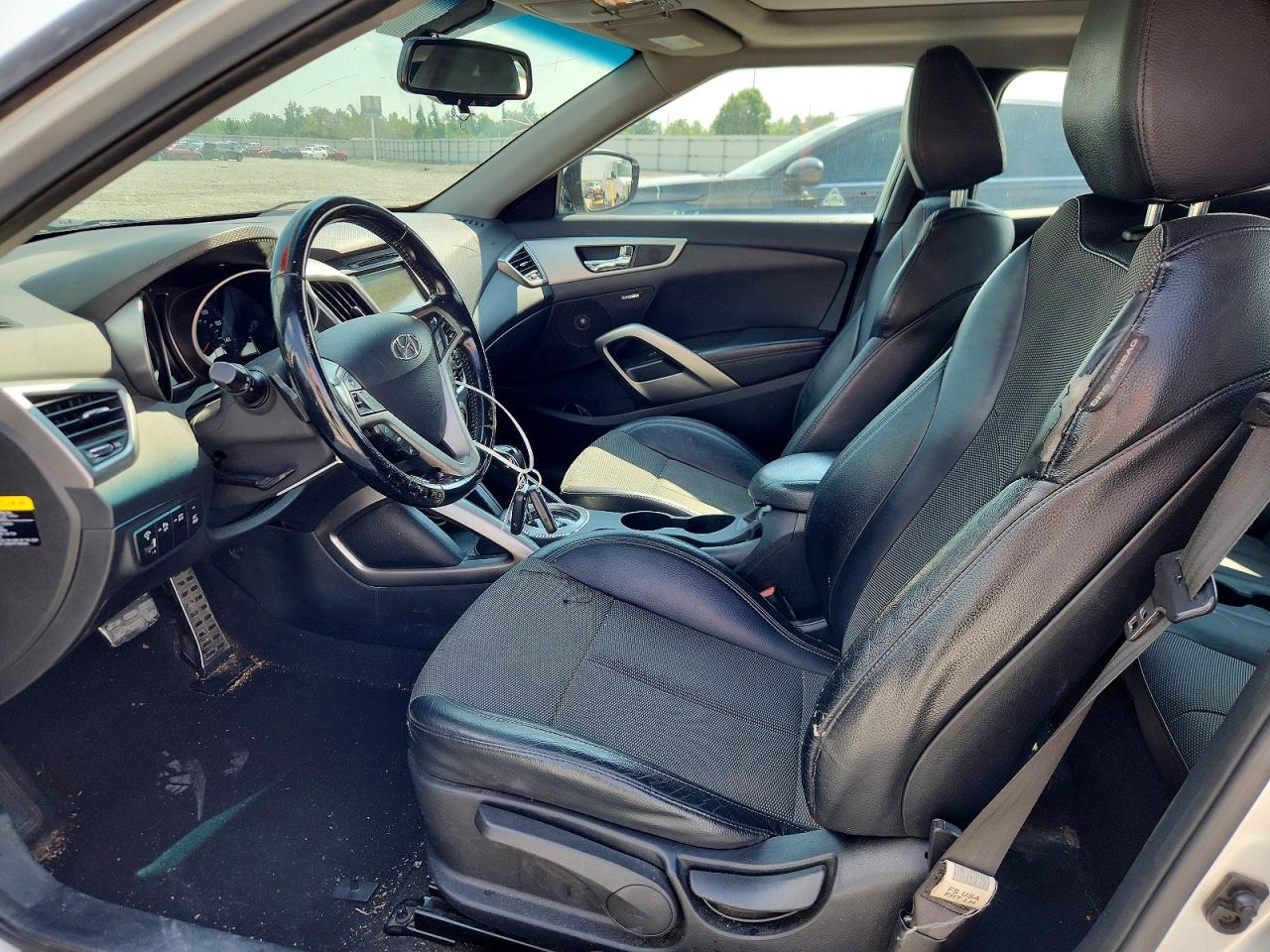 2014 Hyundai Veloster Base Silver vin: KMHTC6AD8EU194930