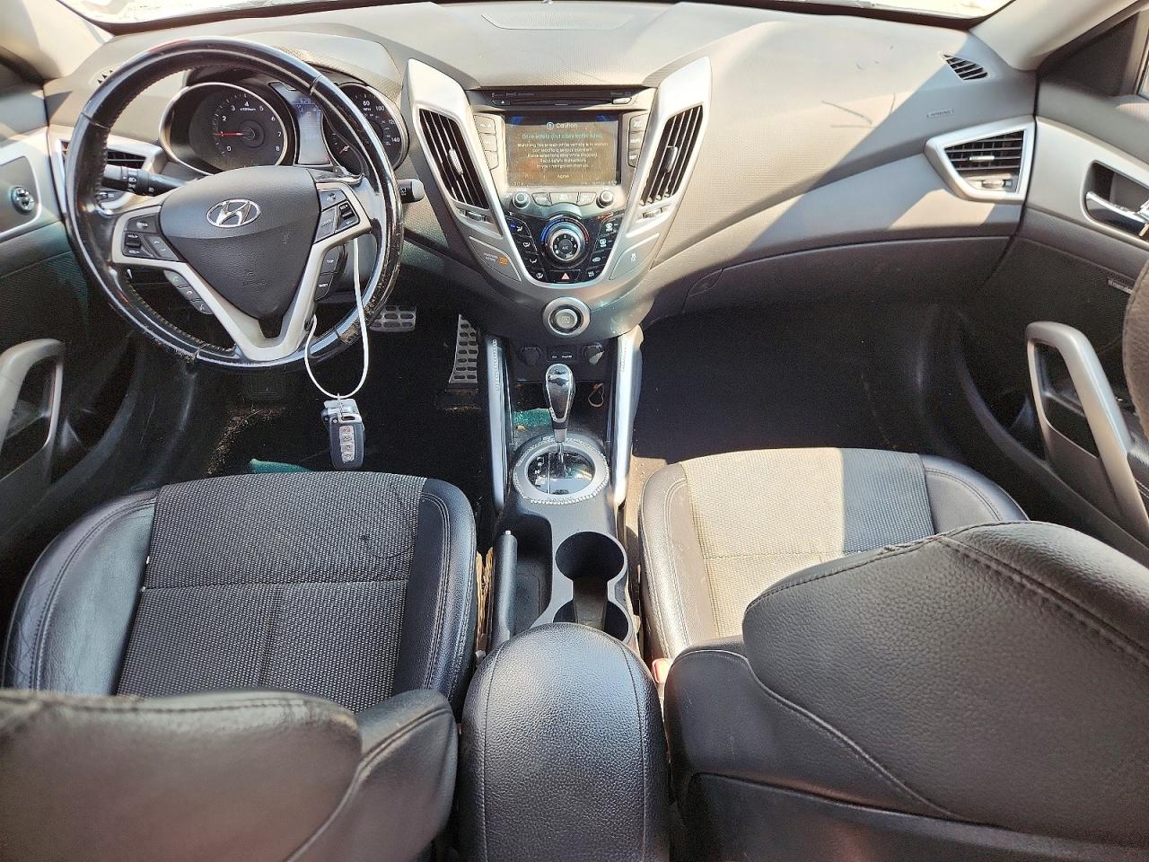 2014 Hyundai Veloster Base Silver vin: KMHTC6AD8EU194930