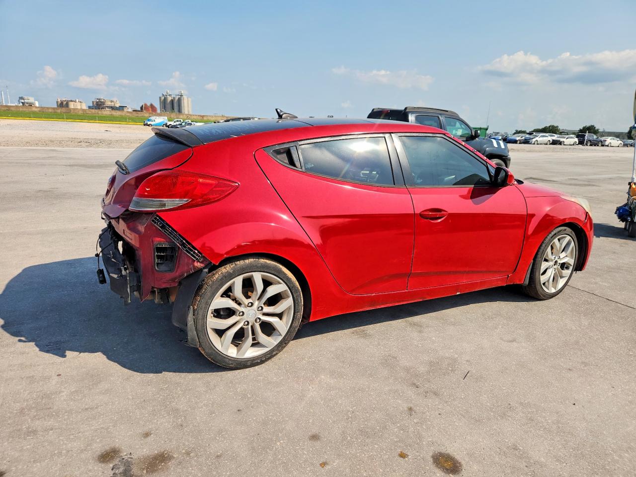 2015 Hyundai Veloster Base Red vin: KMHTC6AD8FU225546