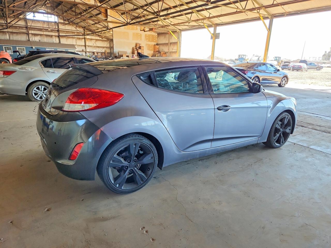 2015 Hyundai Veloster Base Серый vin: KMHTC6AD8FU233453