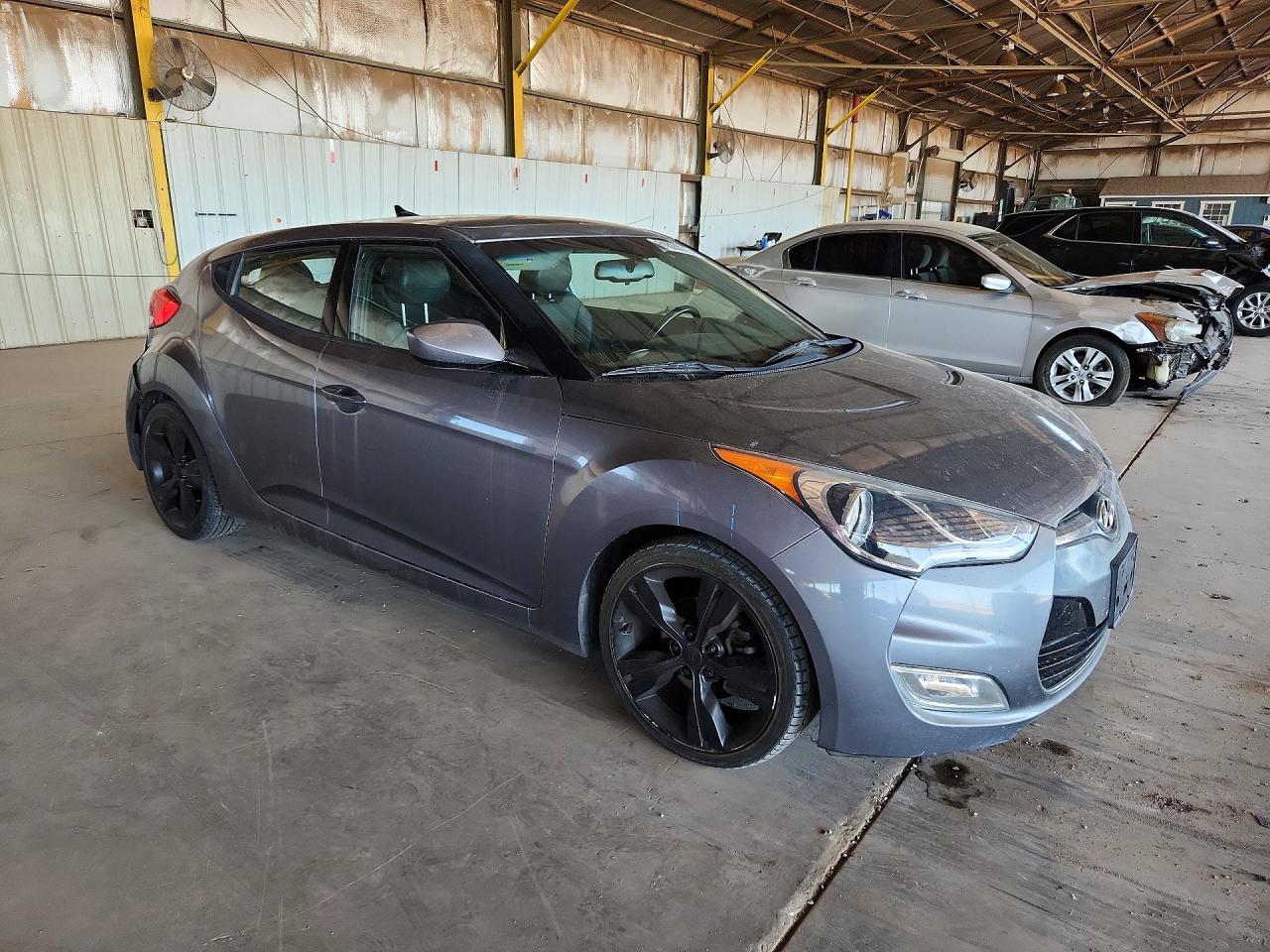 2015 Hyundai Veloster Base Серый vin: KMHTC6AD8FU233453
