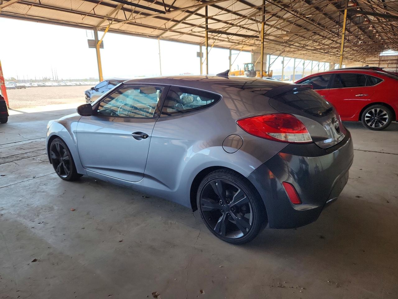 2015 Hyundai Veloster Base Серый vin: KMHTC6AD8FU233453