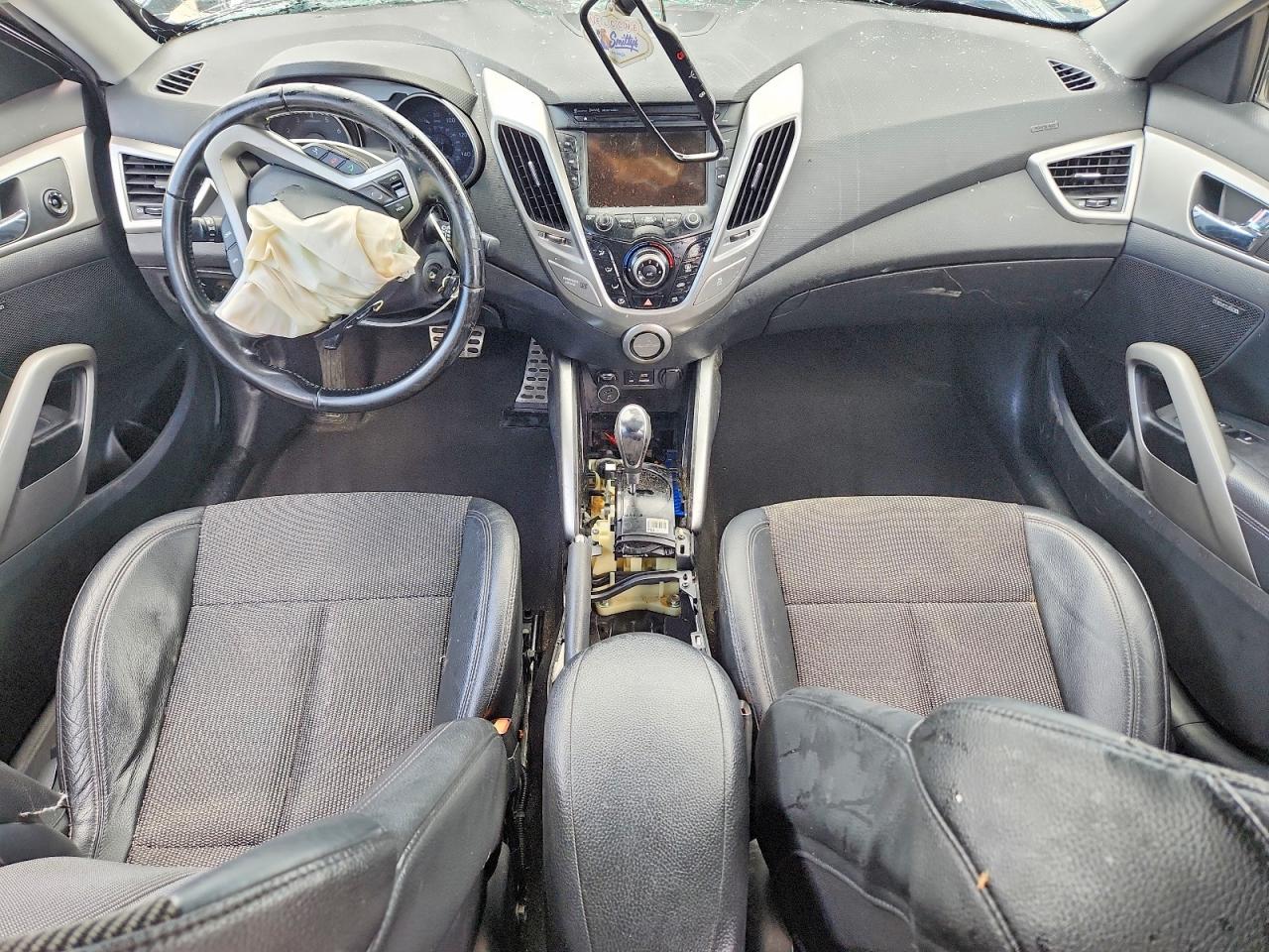 2015 Hyundai Veloster Base Черный vin: KMHTC6AD8FU234022
