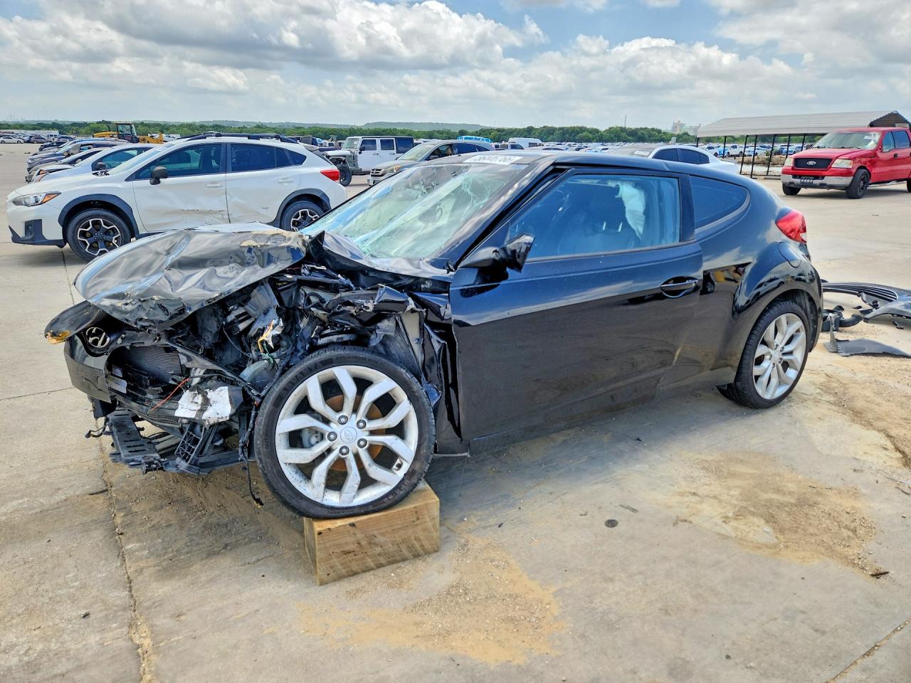 2015 Hyundai Veloster Base Черный vin: KMHTC6AD8FU234022