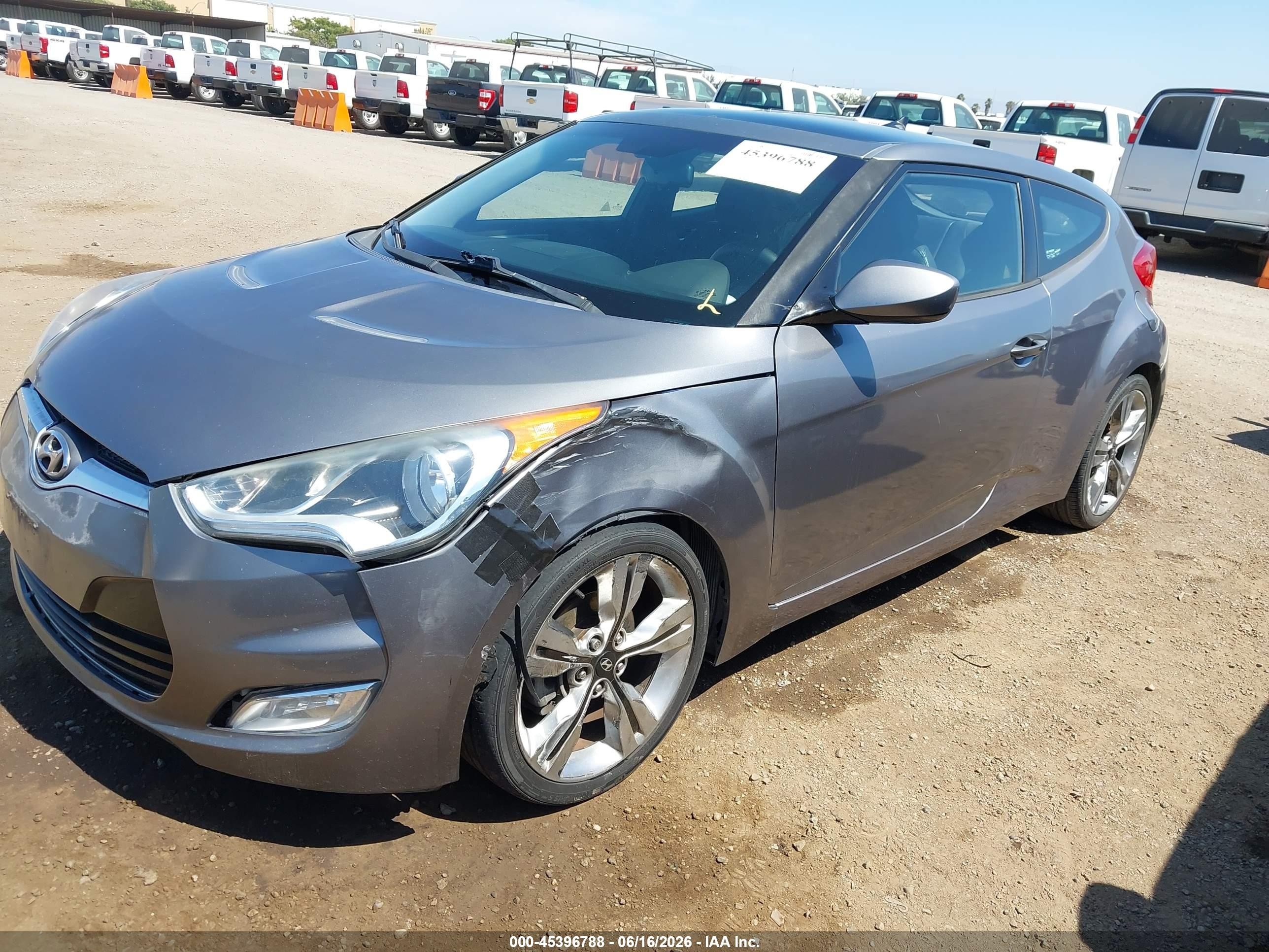 2015 Hyundai Veloster   Gray vin: KMHTC6AD8FU237891