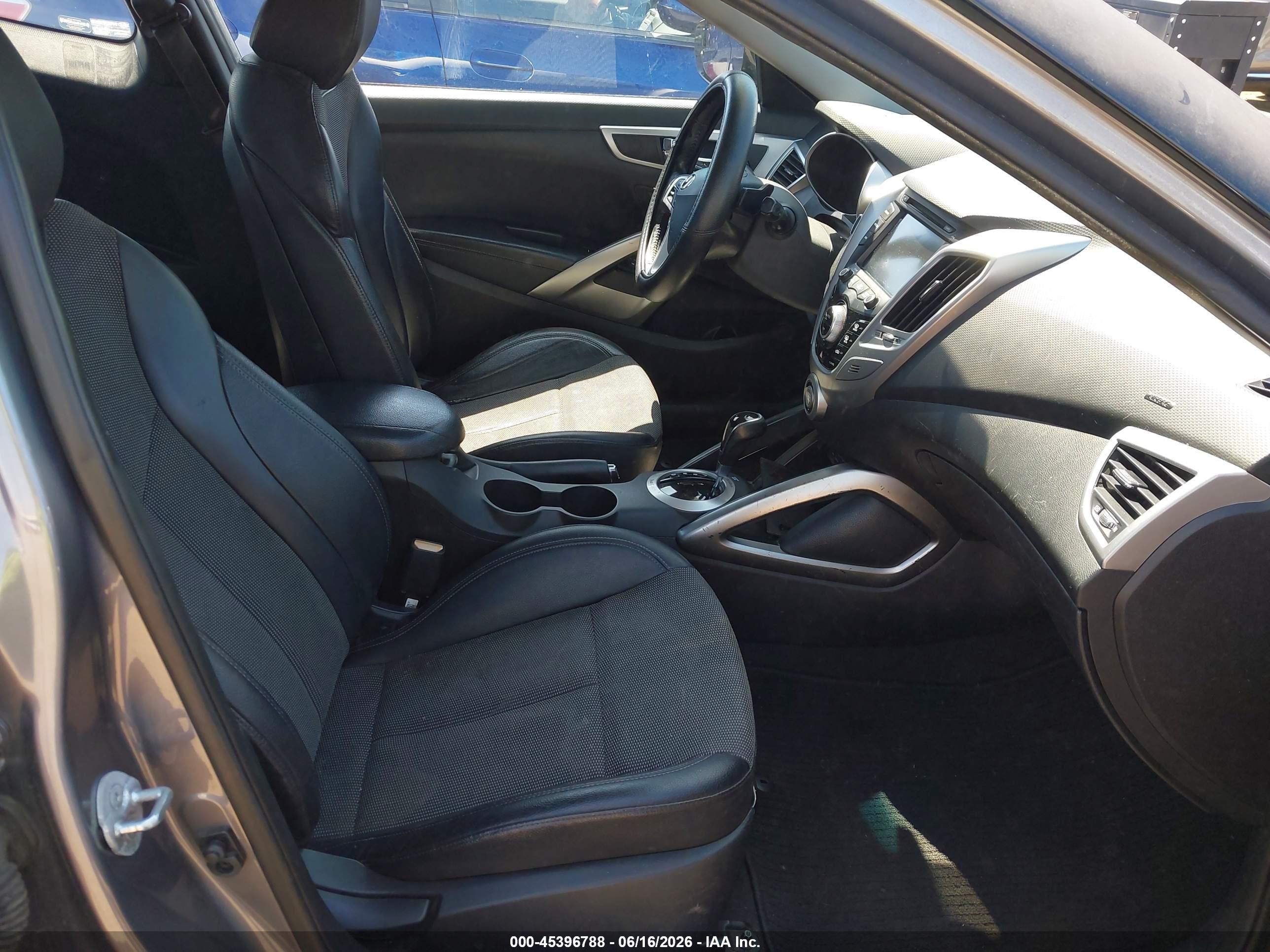 2015 Hyundai Veloster   Gray vin: KMHTC6AD8FU237891