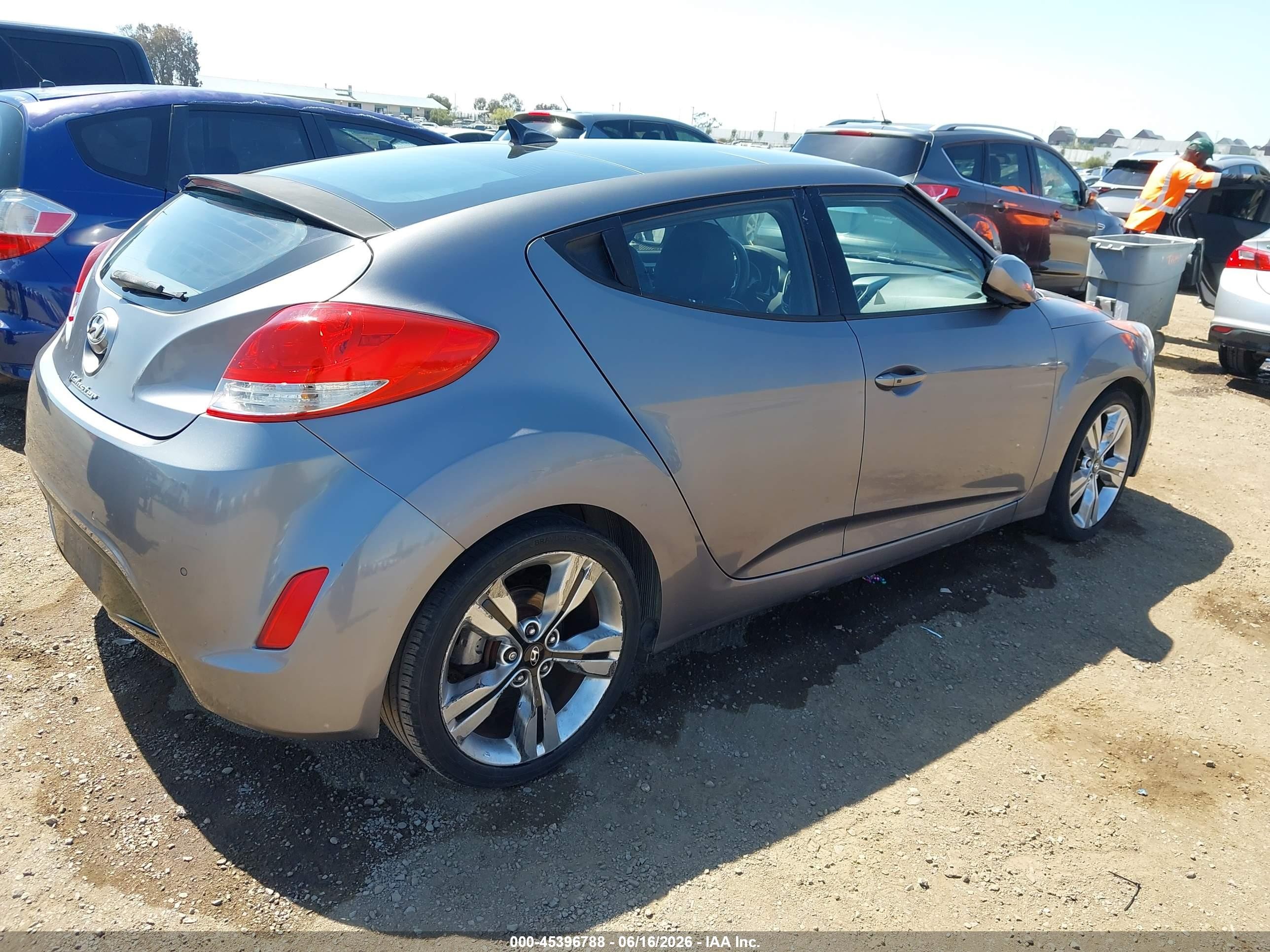 2015 Hyundai Veloster   Gray vin: KMHTC6AD8FU237891