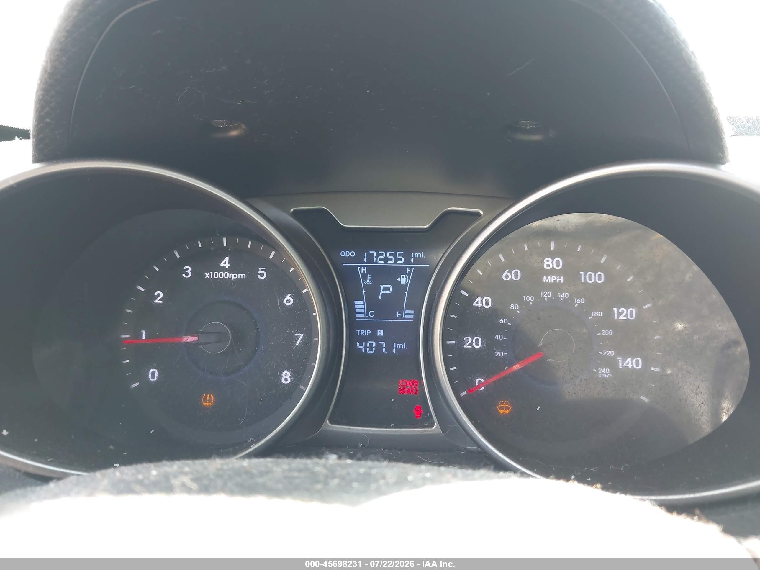 2015 Hyundai Veloster   White vin: KMHTC6AD8FU238698