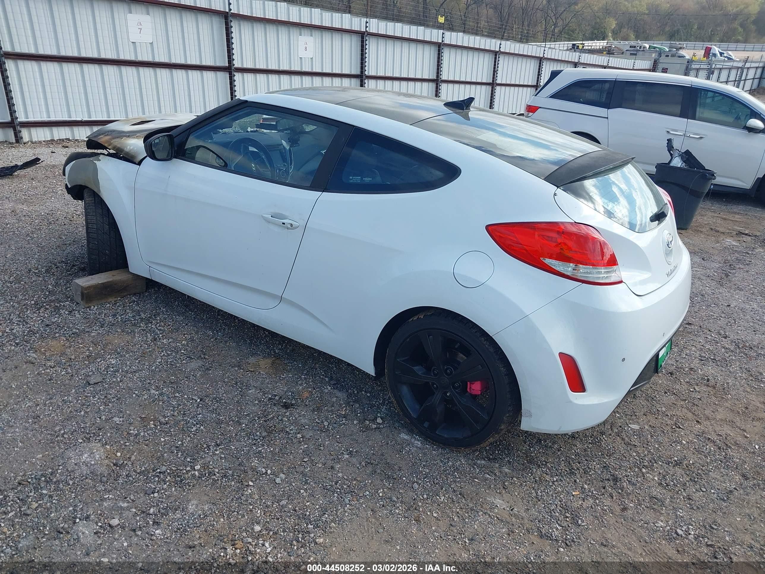 2015 Hyundai Veloster   White vin: KMHTC6AD8FU244713