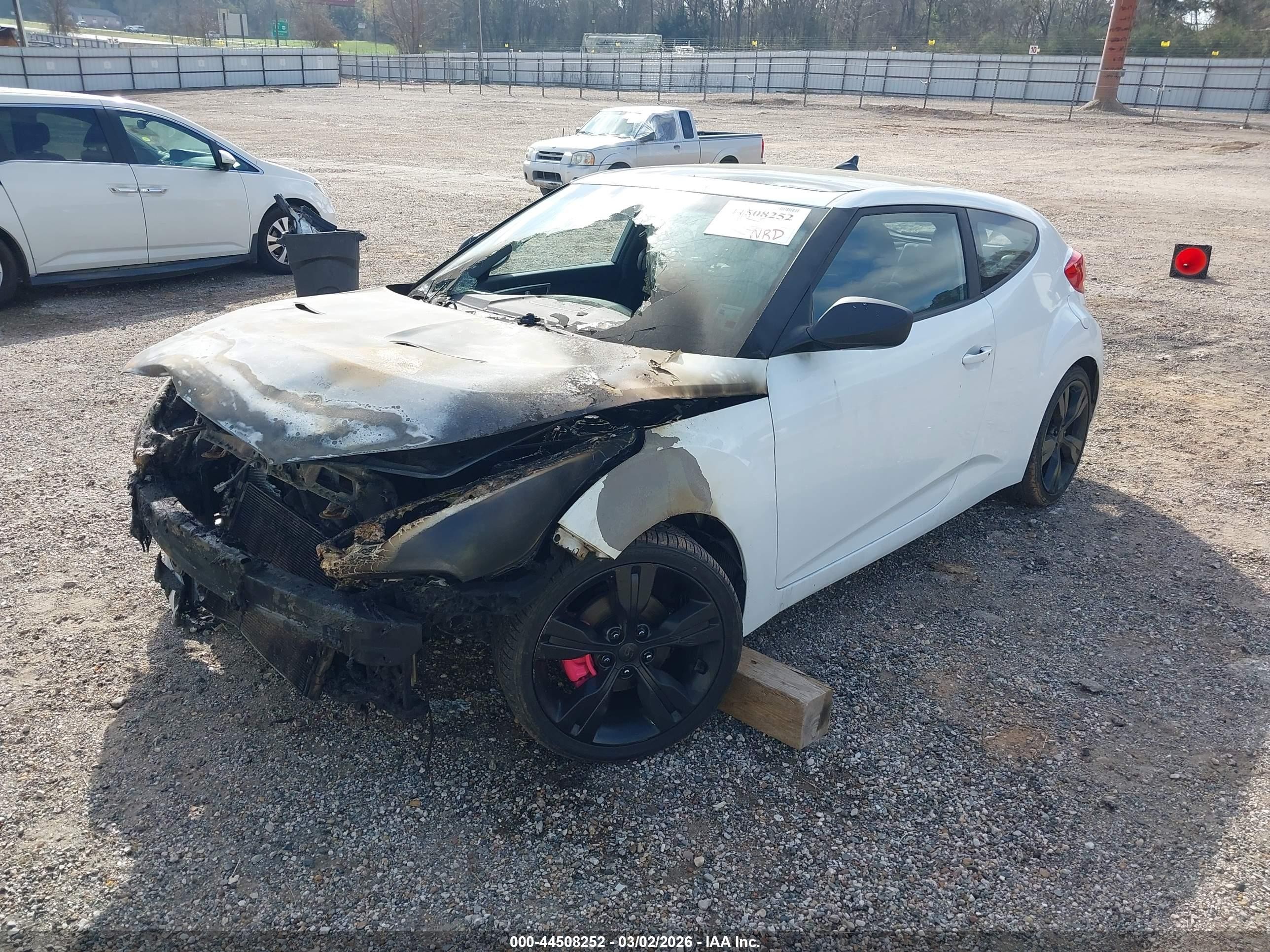 2015 Hyundai Veloster   White vin: KMHTC6AD8FU244713