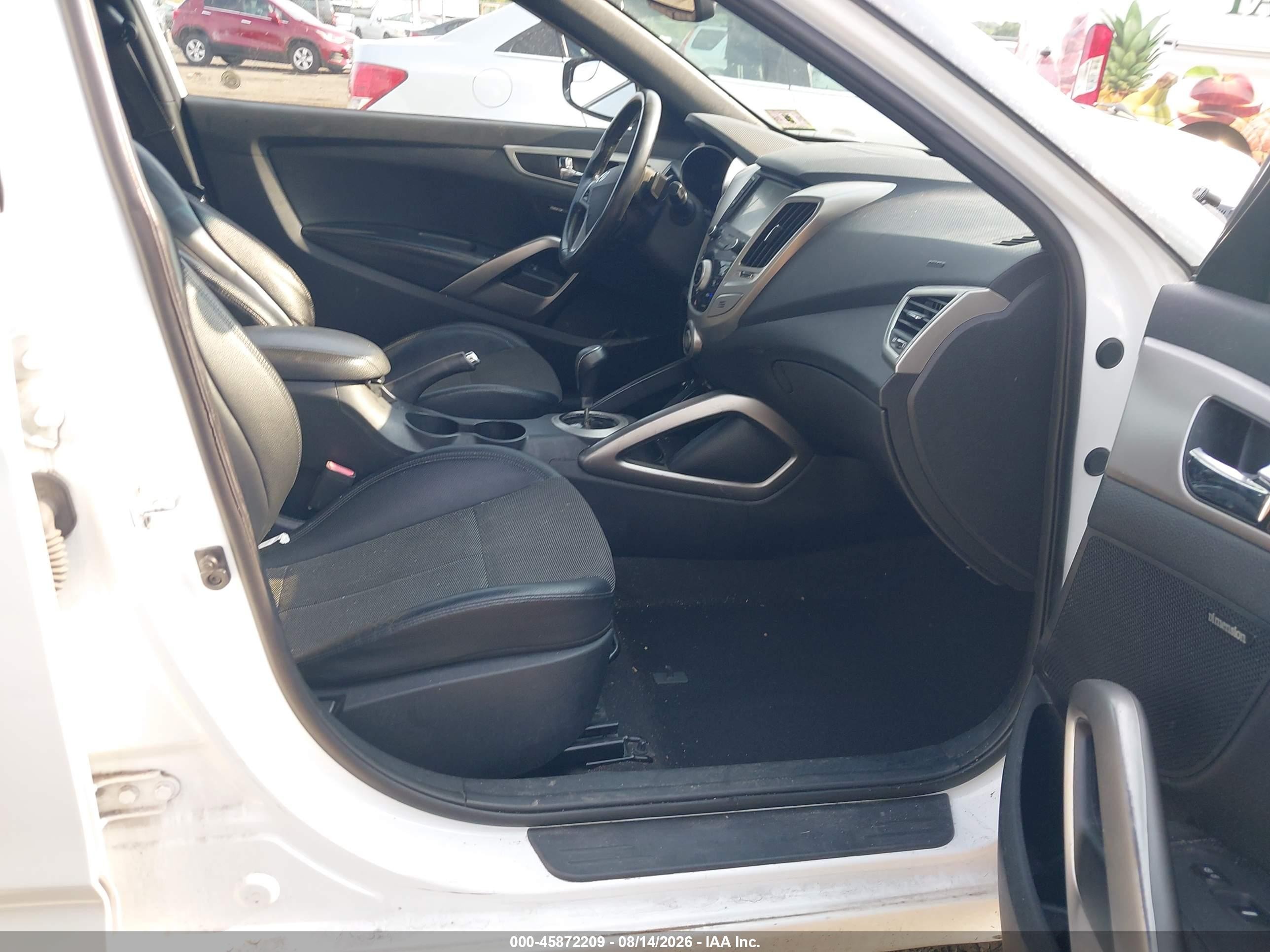2016 Hyundai Veloster   White vin: KMHTC6AD8GU291550