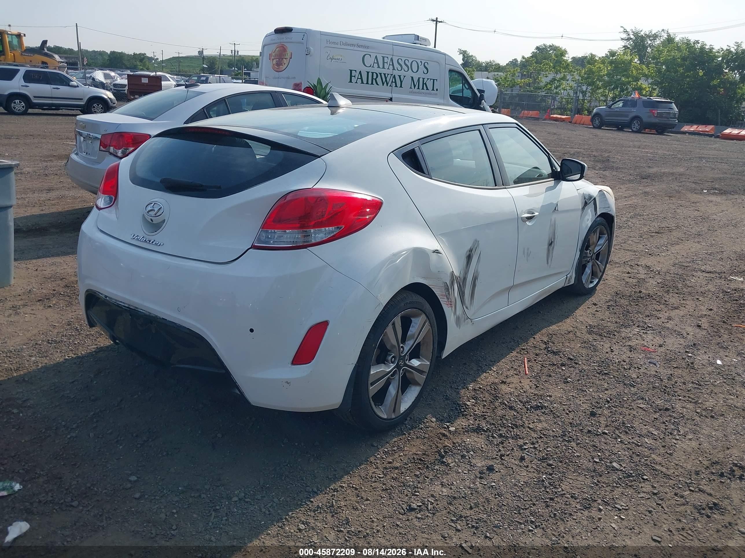 2016 Hyundai Veloster   White vin: KMHTC6AD8GU291550