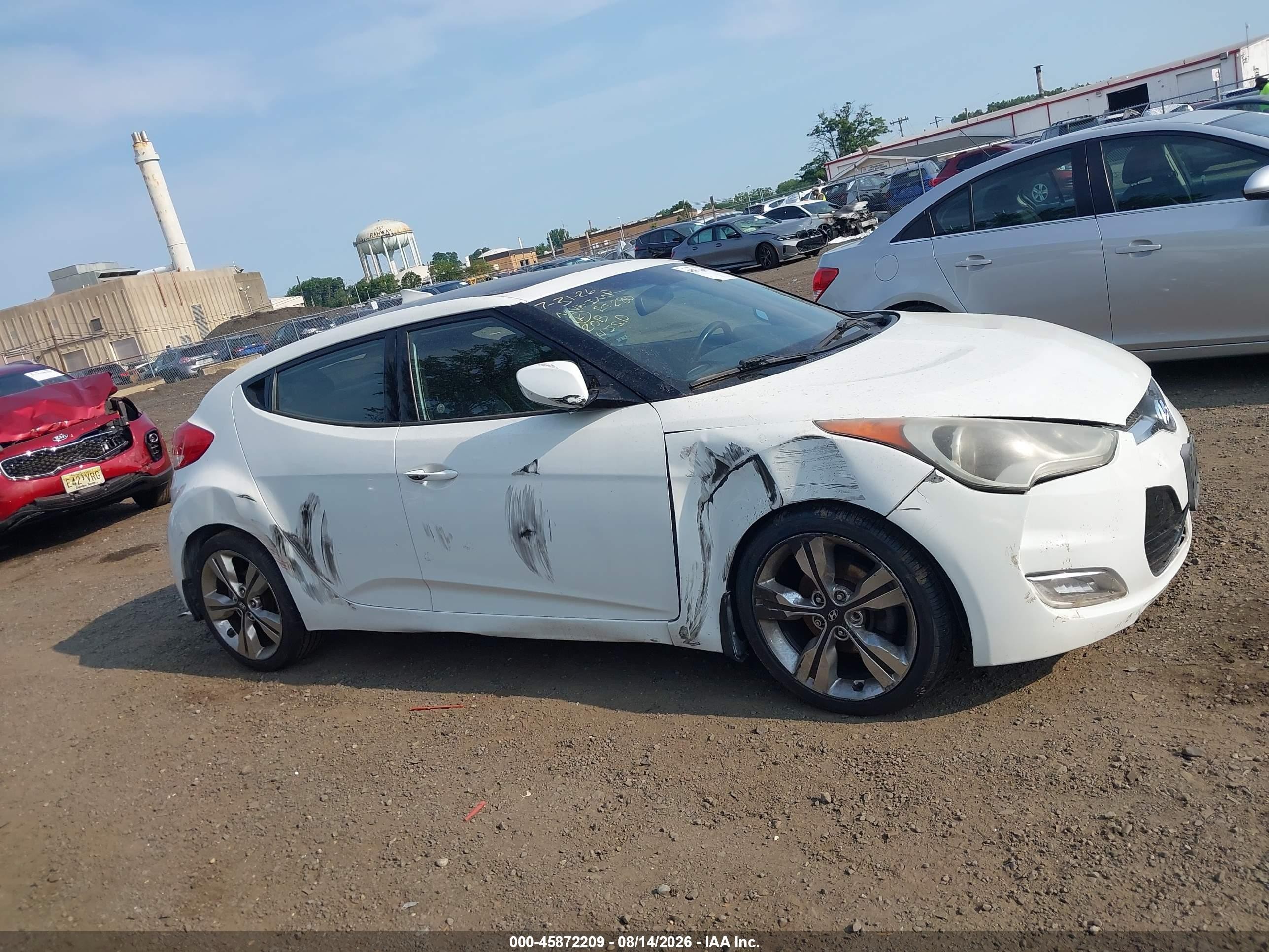 2016 Hyundai Veloster   White vin: KMHTC6AD8GU291550
