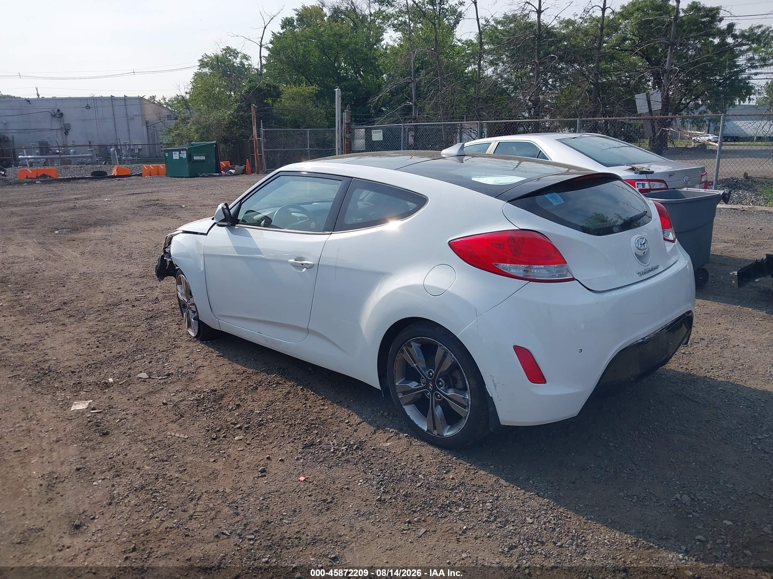 2016 Hyundai Veloster   White vin: KMHTC6AD8GU291550