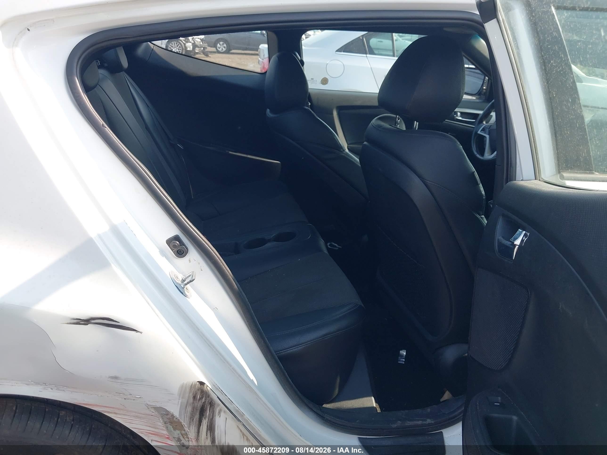 2016 Hyundai Veloster   White vin: KMHTC6AD8GU291550
