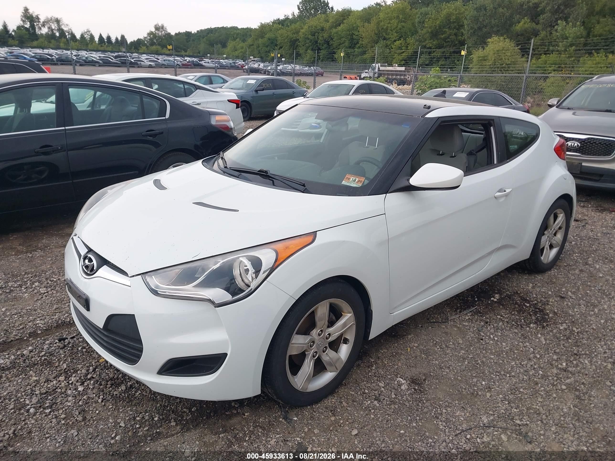 2012 Hyundai Veloster Base W/gray White vin: KMHTC6AD9CU024993