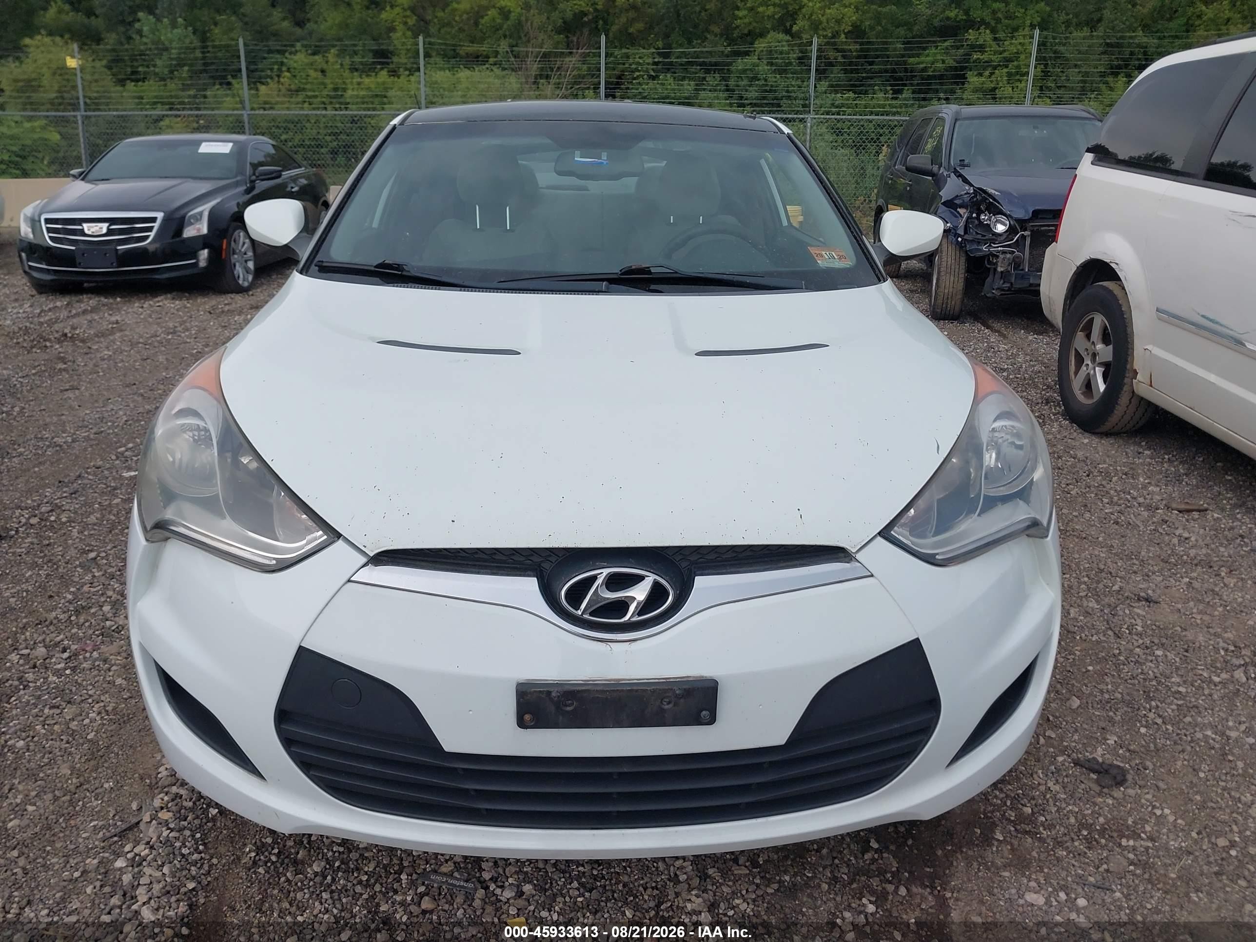 2012 Hyundai Veloster Base W/gray White vin: KMHTC6AD9CU024993