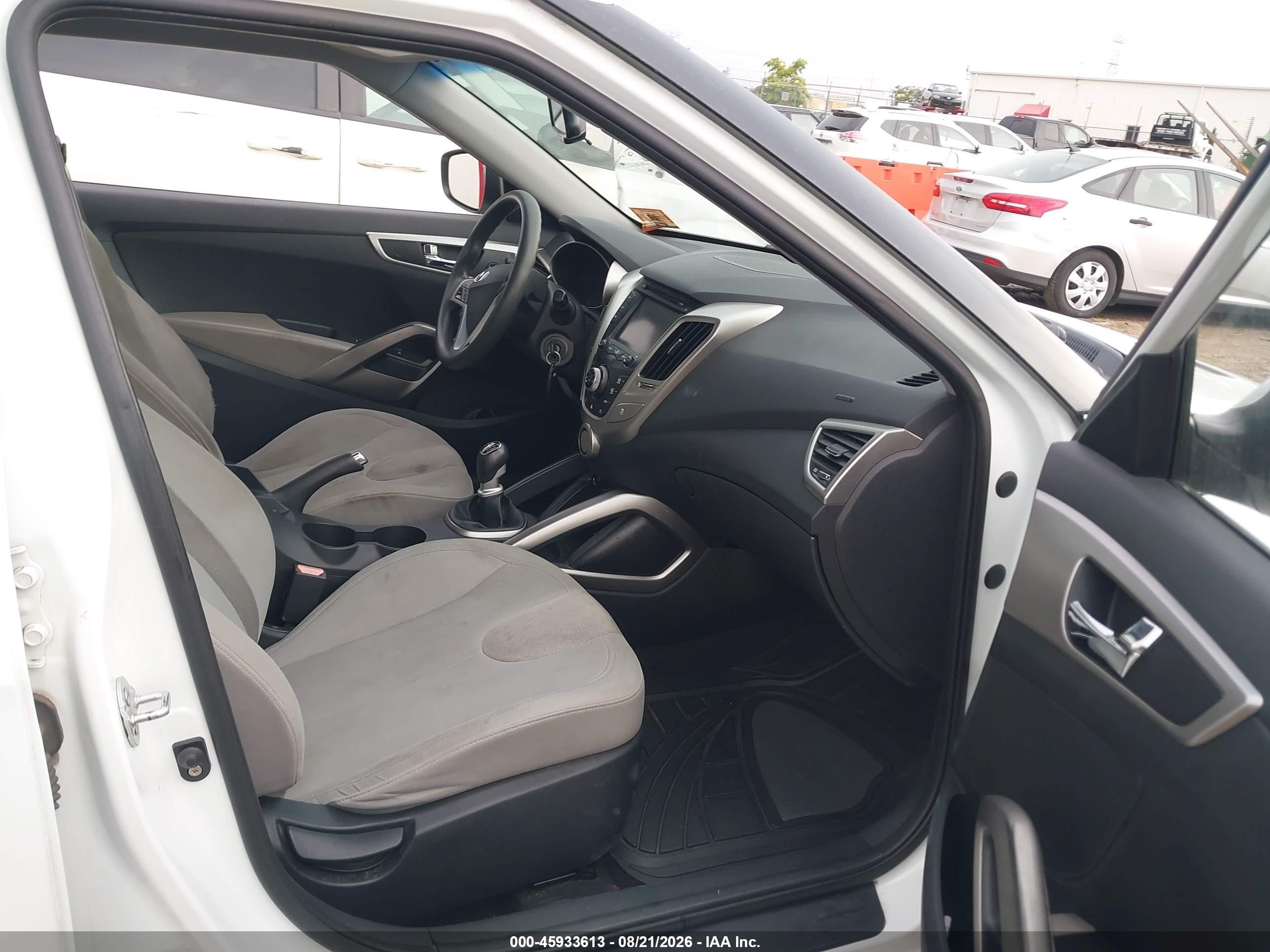 2012 Hyundai Veloster Base W/gray White vin: KMHTC6AD9CU024993