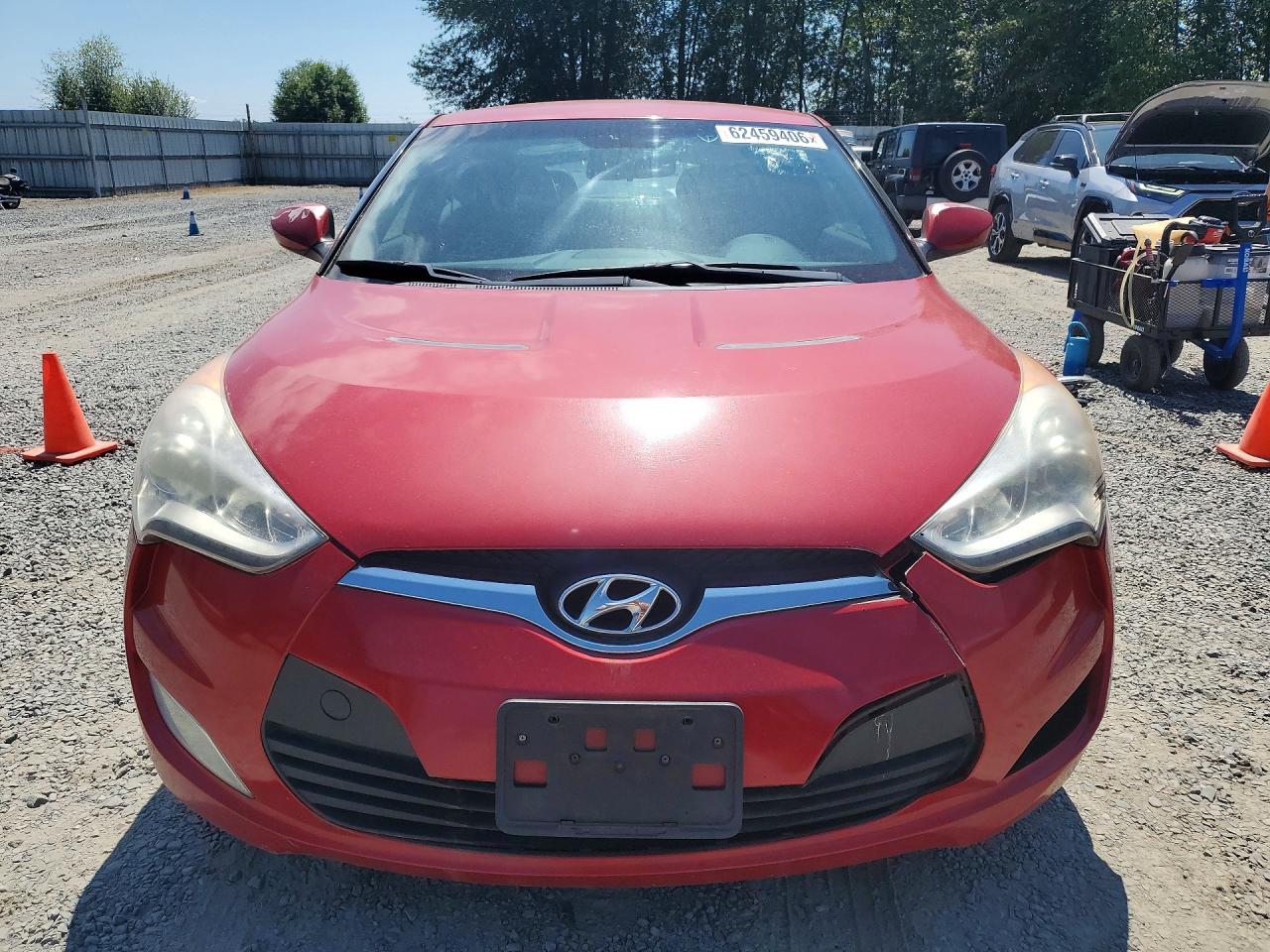 2012 Hyundai Veloster Base Red vin: KMHTC6AD9CU031698
