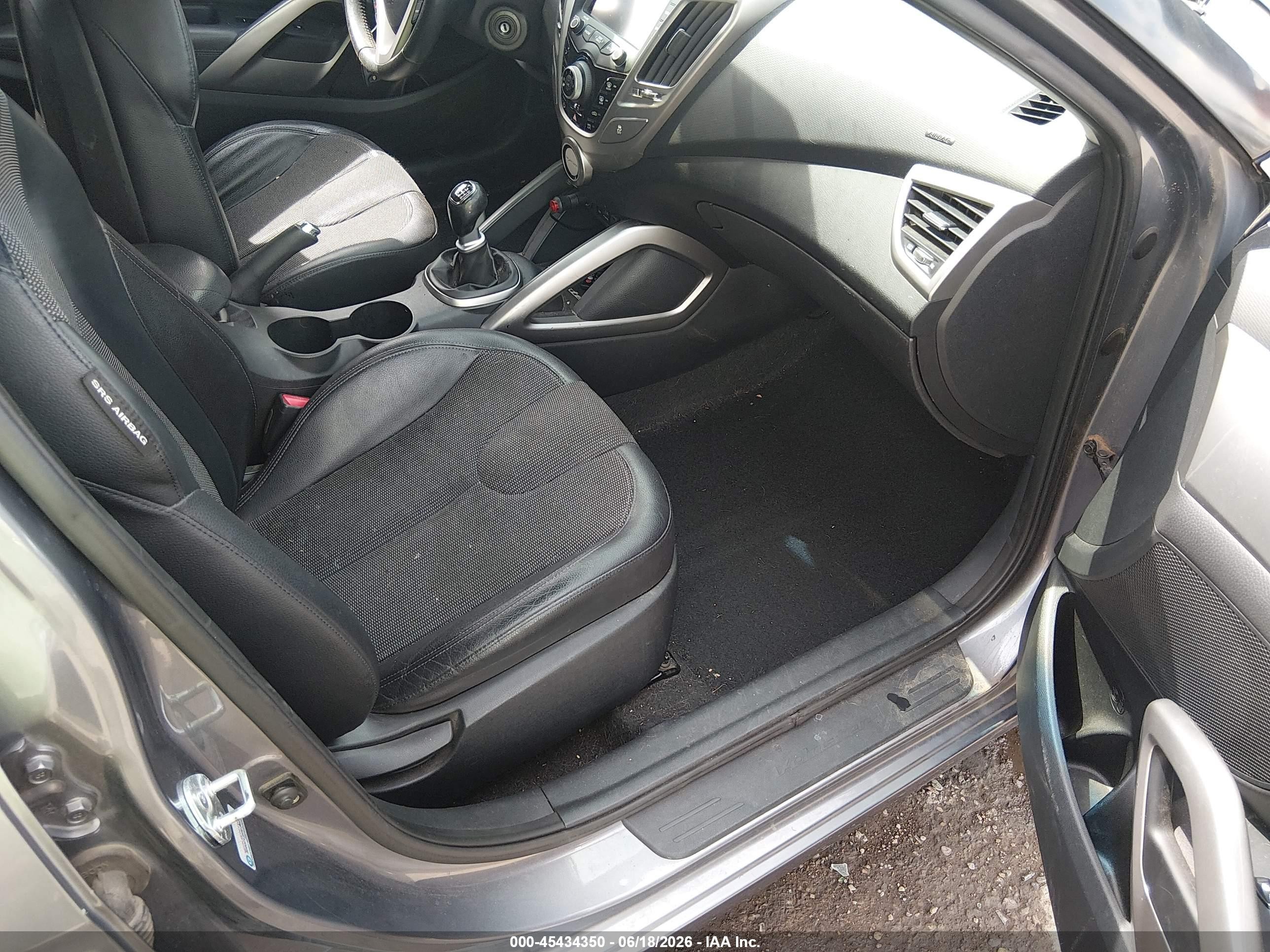 2012 Hyundai Veloster Base W/black Pewter vin: KMHTC6AD9CU043365