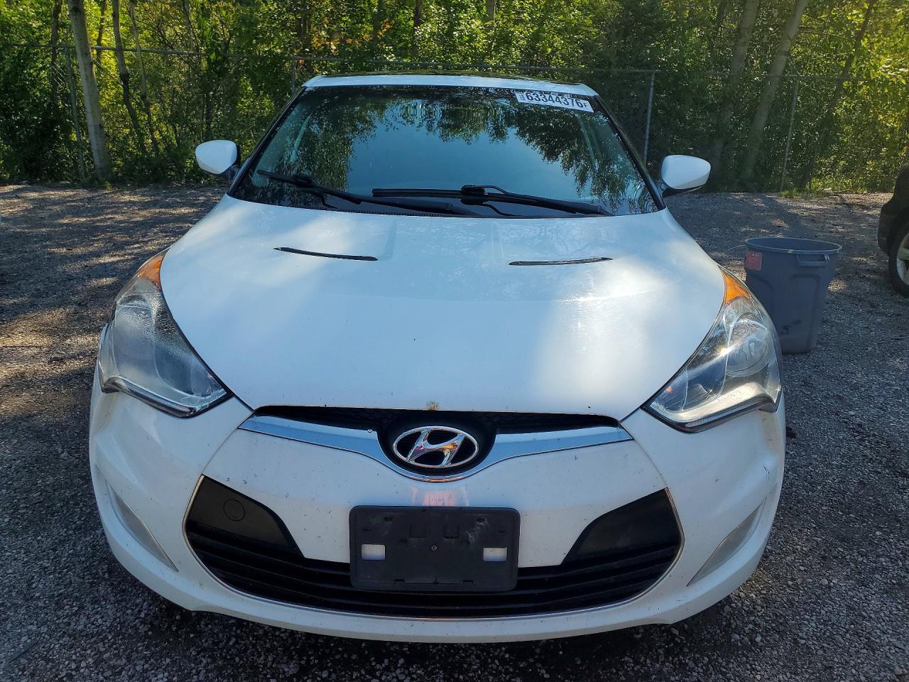 2012 Hyundai Veloster Base White vin: KMHTC6AD9CU047707
