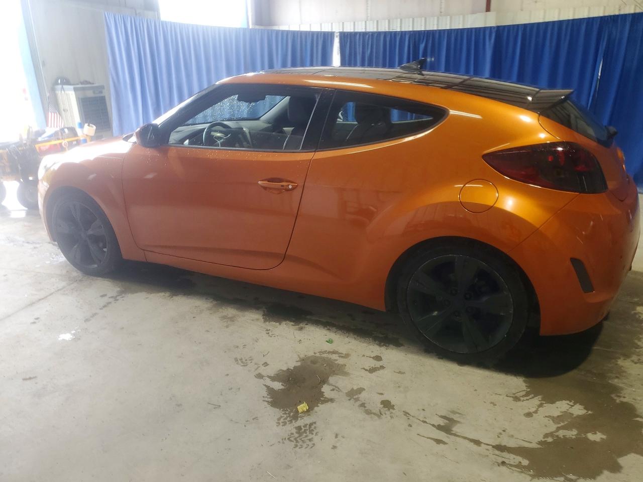 2013 Hyundai Veloster Base Orange vin: KMHTC6AD9DU087898