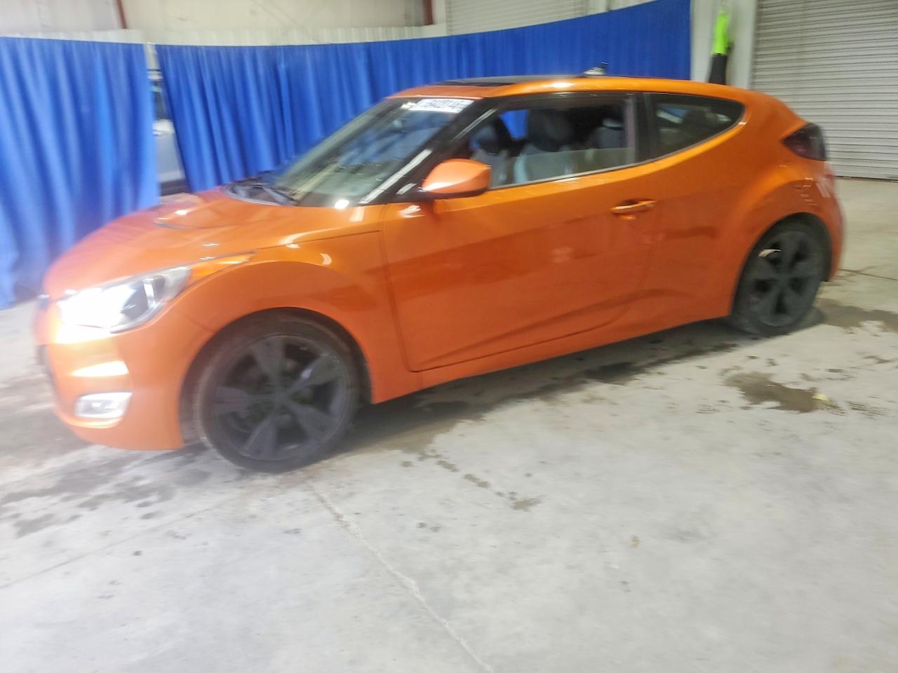 2013 Hyundai Veloster Base Orange vin: KMHTC6AD9DU087898