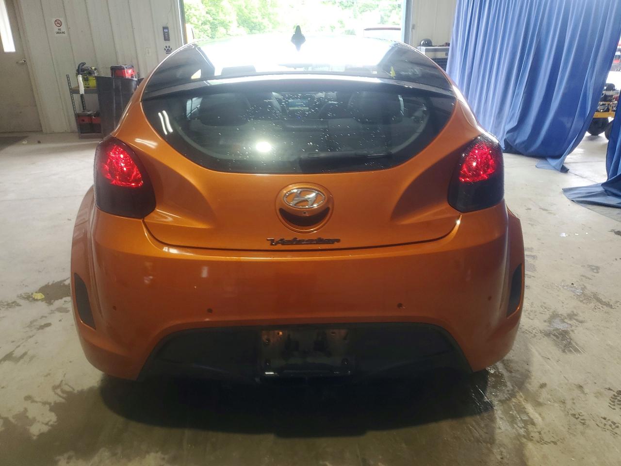 2013 Hyundai Veloster Base Orange vin: KMHTC6AD9DU087898