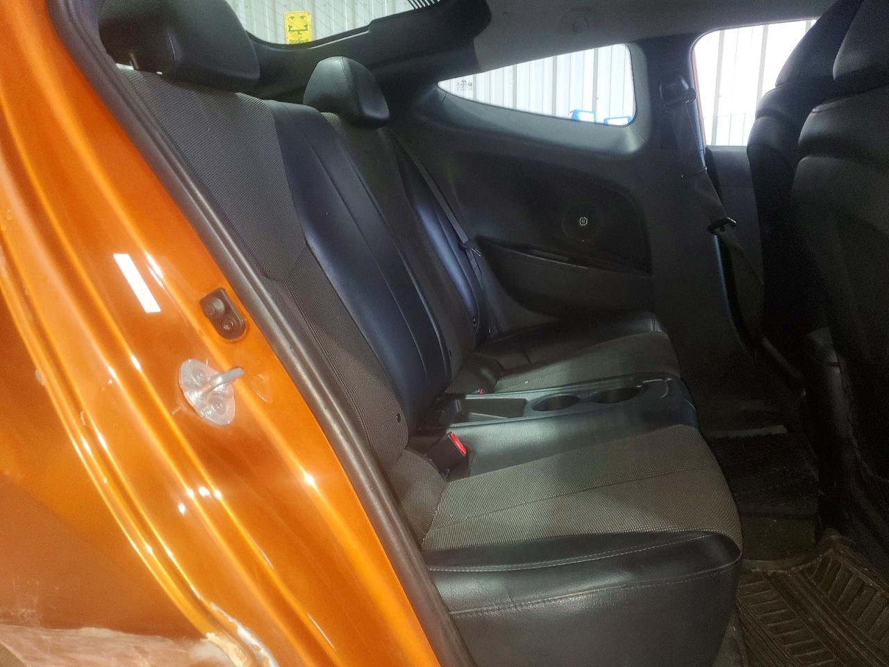 2013 Hyundai Veloster Base Orange vin: KMHTC6AD9DU087898