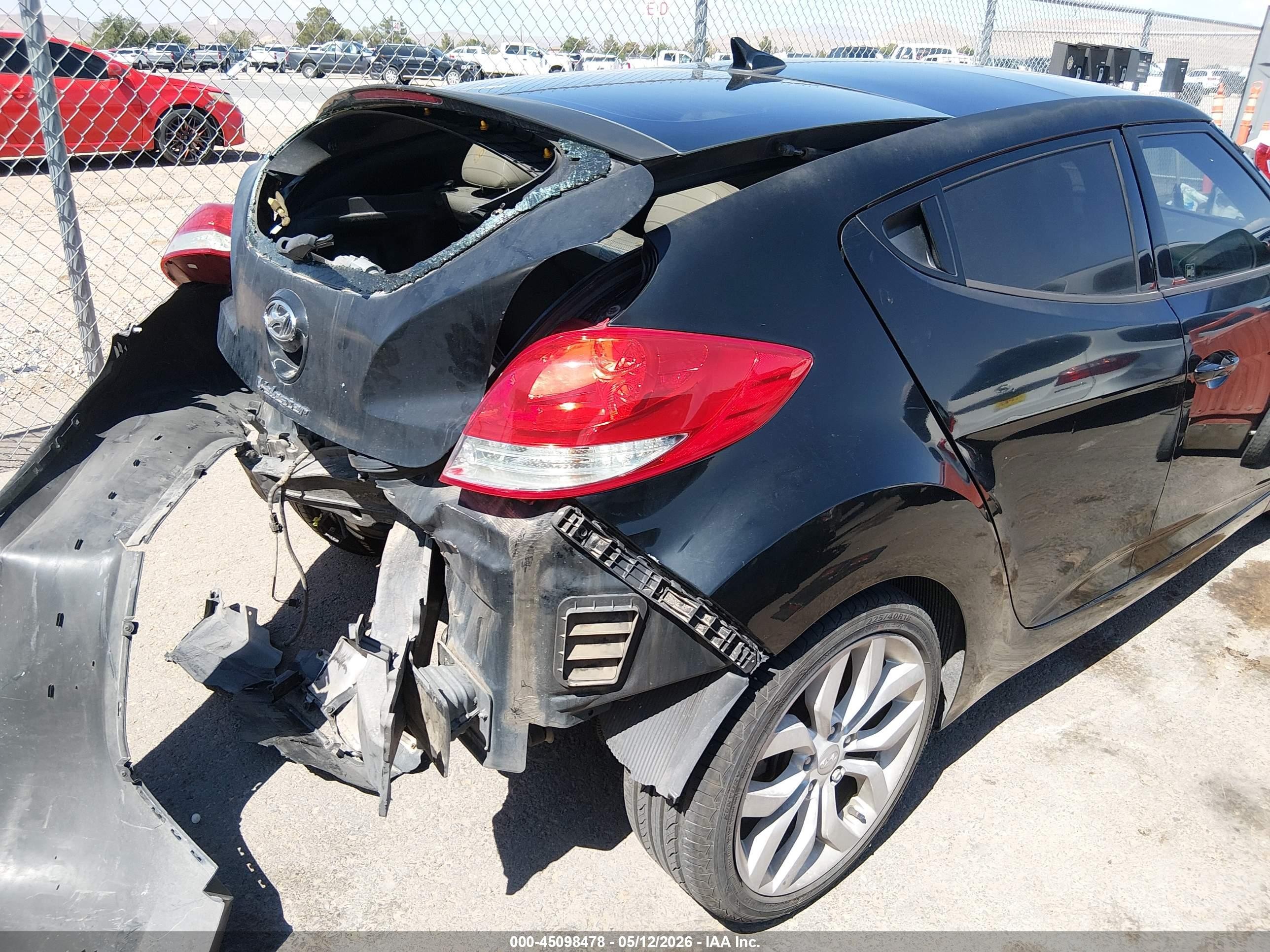 2013 Hyundai Veloster Base W/gray Black vin: KMHTC6AD9DU095290