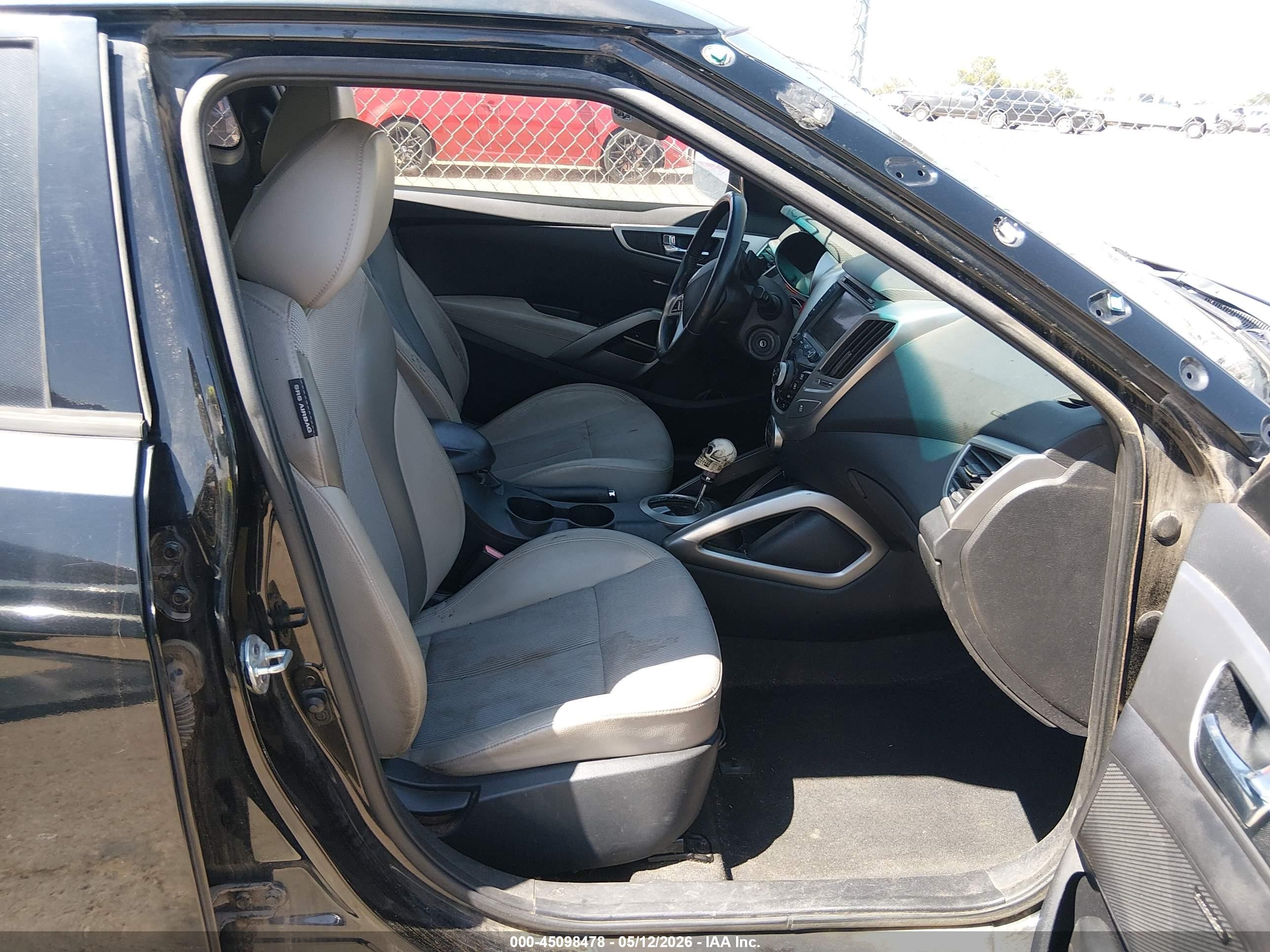 2013 Hyundai Veloster Base W/gray Black vin: KMHTC6AD9DU095290