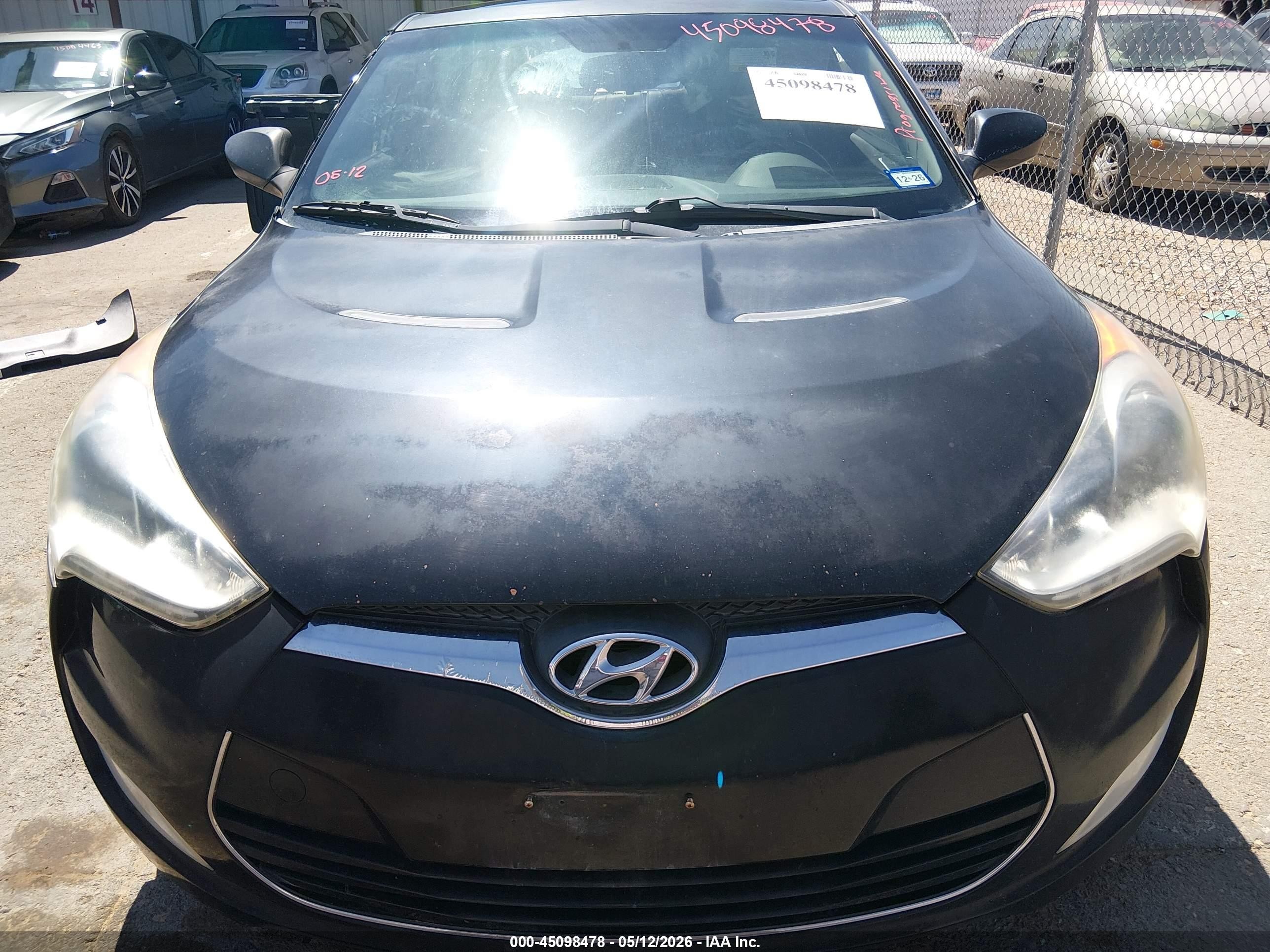 2013 Hyundai Veloster Base W/gray Black vin: KMHTC6AD9DU095290