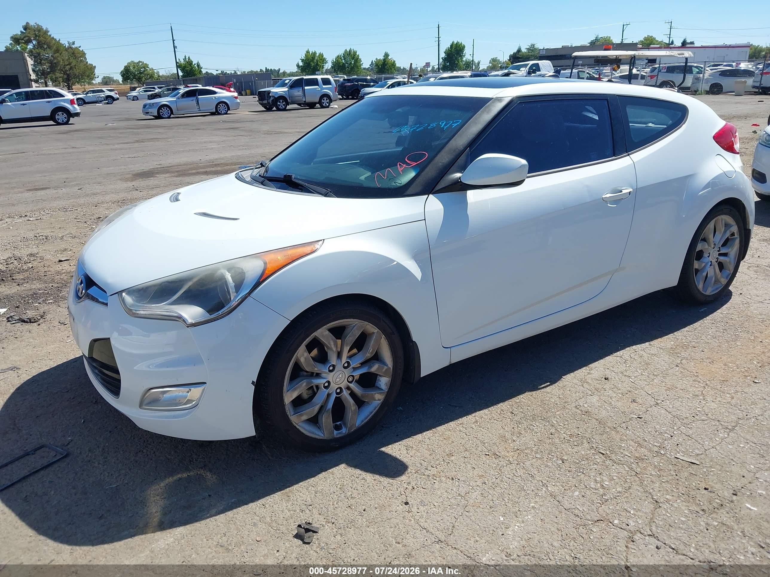 2013 Hyundai Veloster Base W/gray White vin: KMHTC6AD9DU107180
