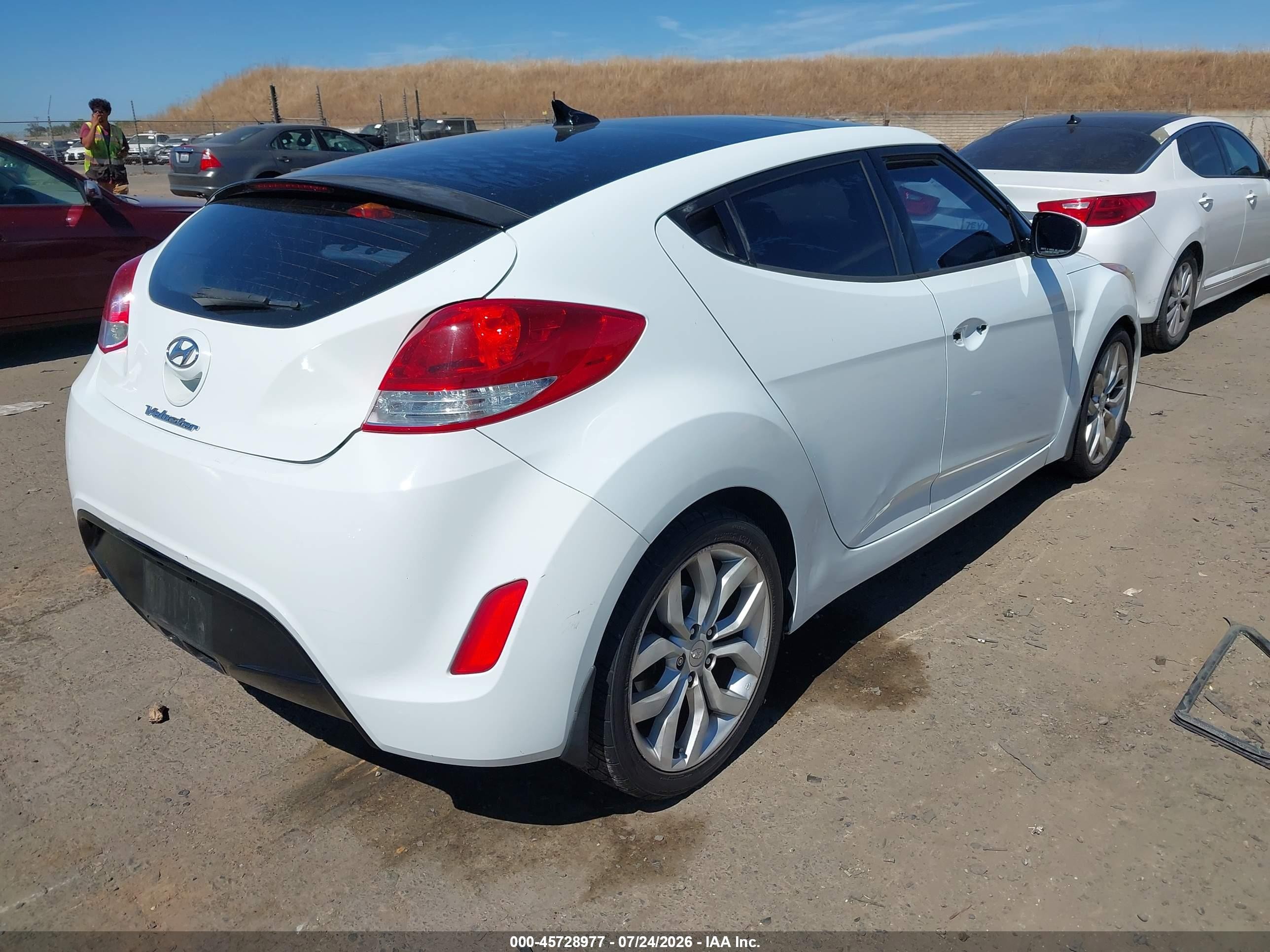 2013 Hyundai Veloster Base W/gray White vin: KMHTC6AD9DU107180