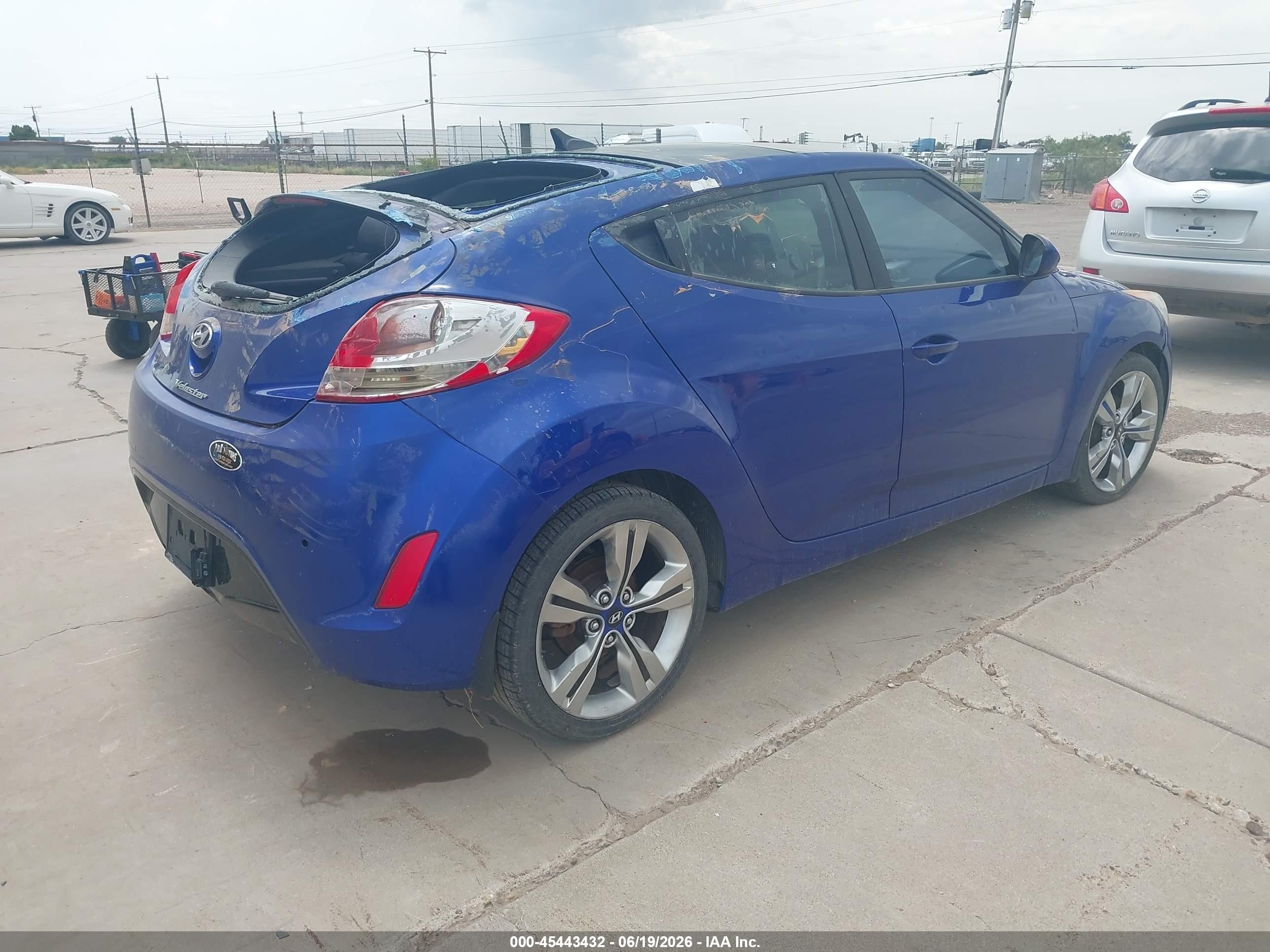 2013 Hyundai Veloster Base W/black Blue vin: KMHTC6AD9DU112847
