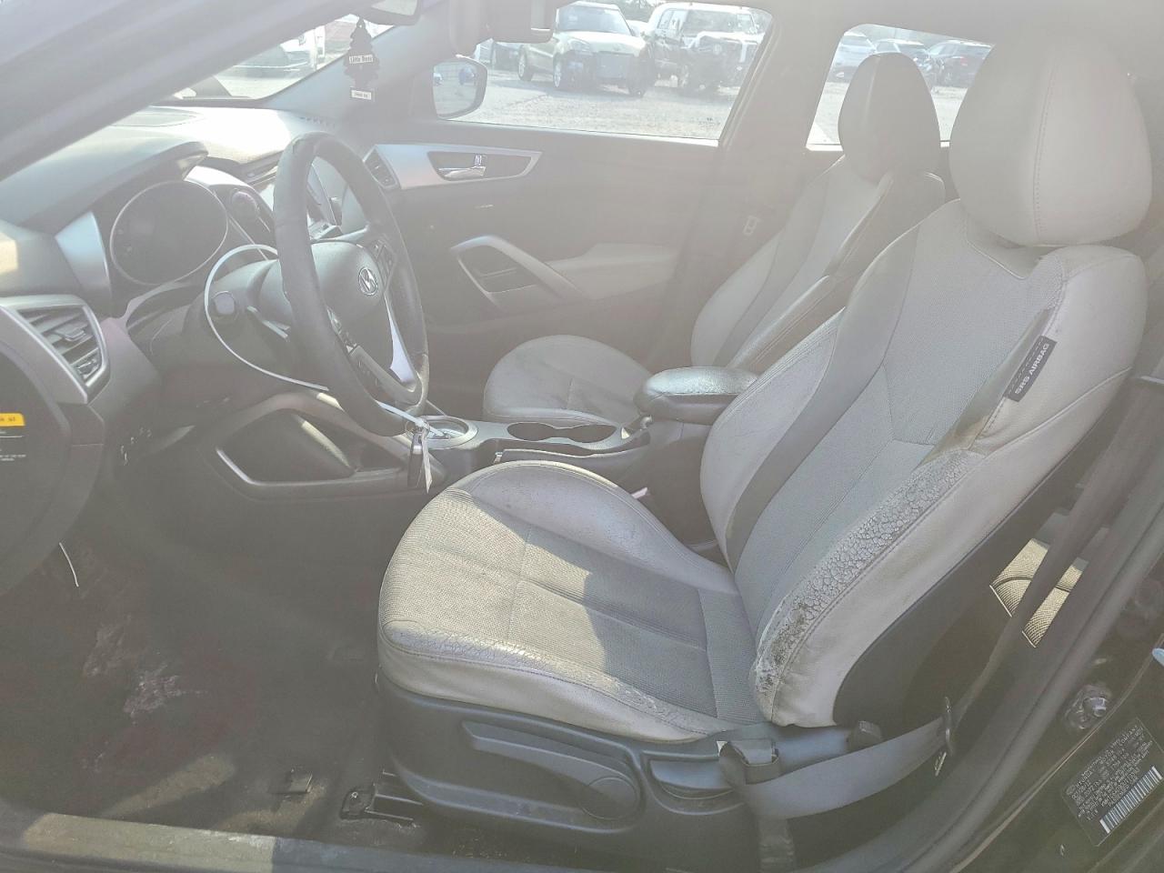 2013 Hyundai Veloster Base Black vin: KMHTC6AD9DU119393