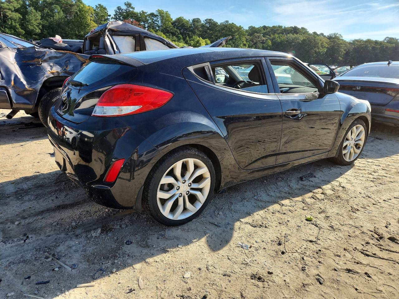 2013 Hyundai Veloster Base Black vin: KMHTC6AD9DU131821