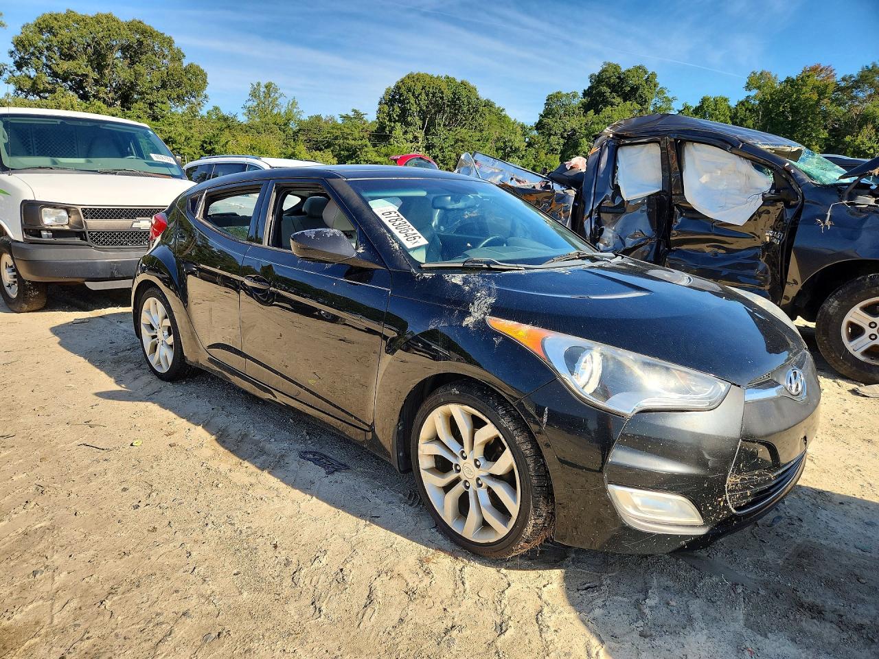 2013 Hyundai Veloster Base Black vin: KMHTC6AD9DU131821