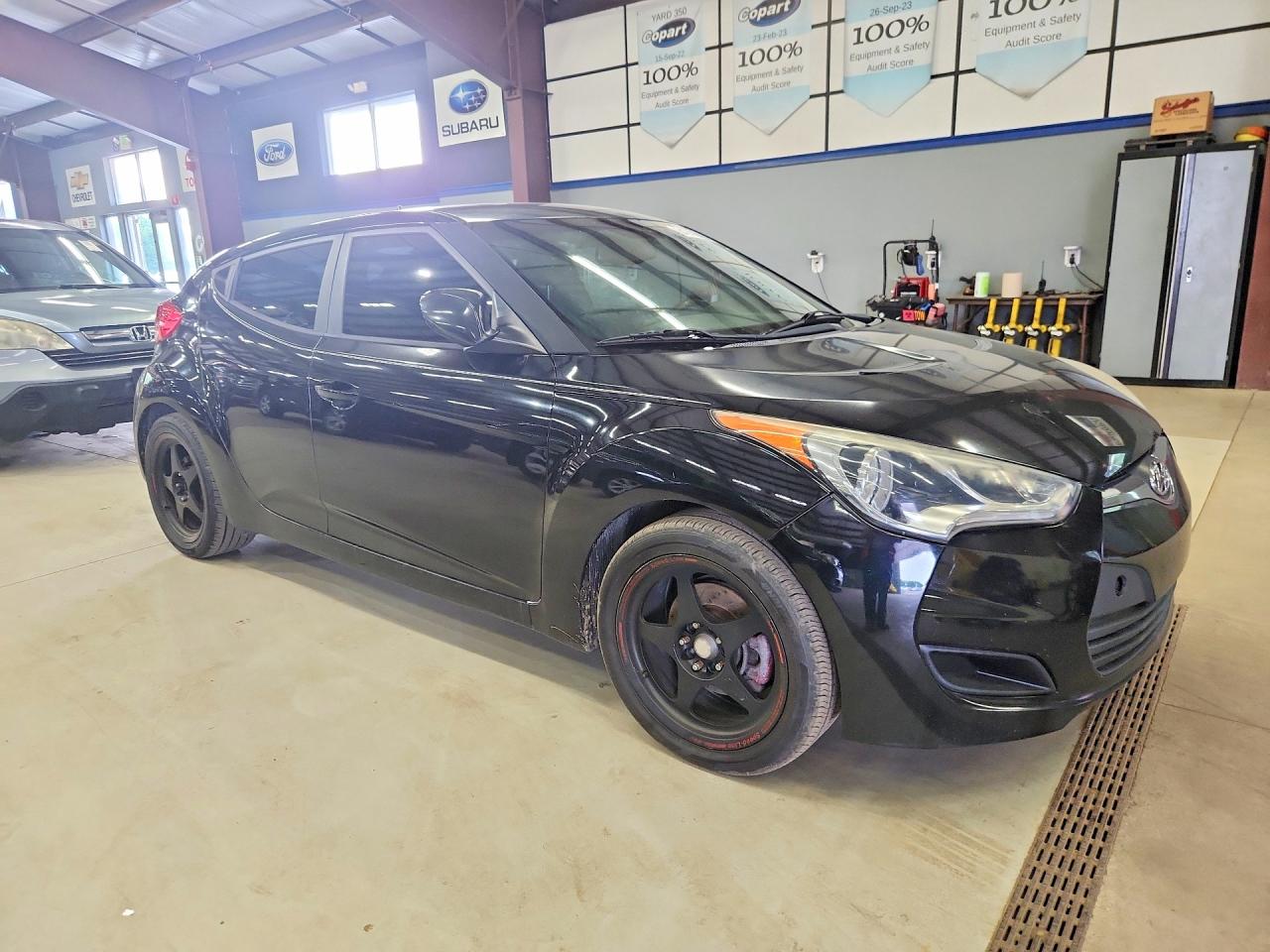 2013 Hyundai Veloster Base Black vin: KMHTC6AD9DU162339