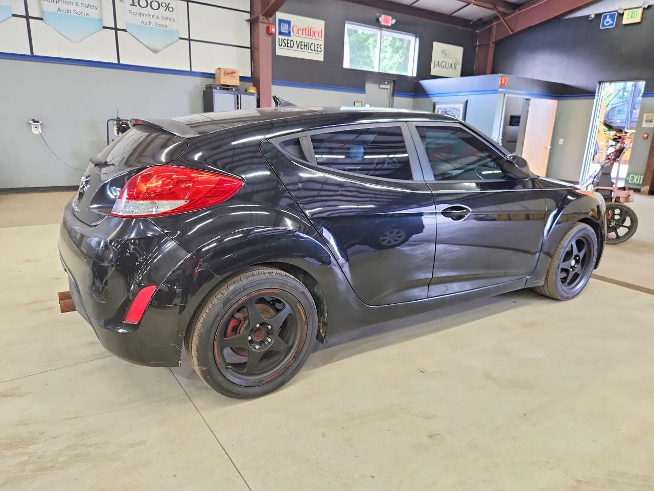 2013 Hyundai Veloster Base Black vin: KMHTC6AD9DU162339