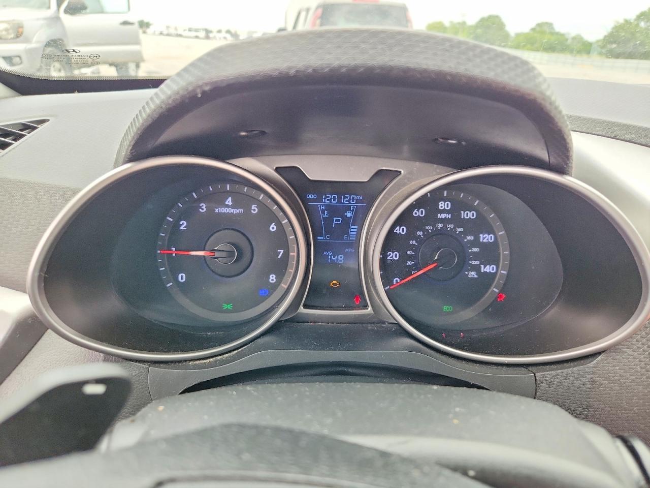 2013 Hyundai Veloster Base Red vin: KMHTC6AD9DU165886
