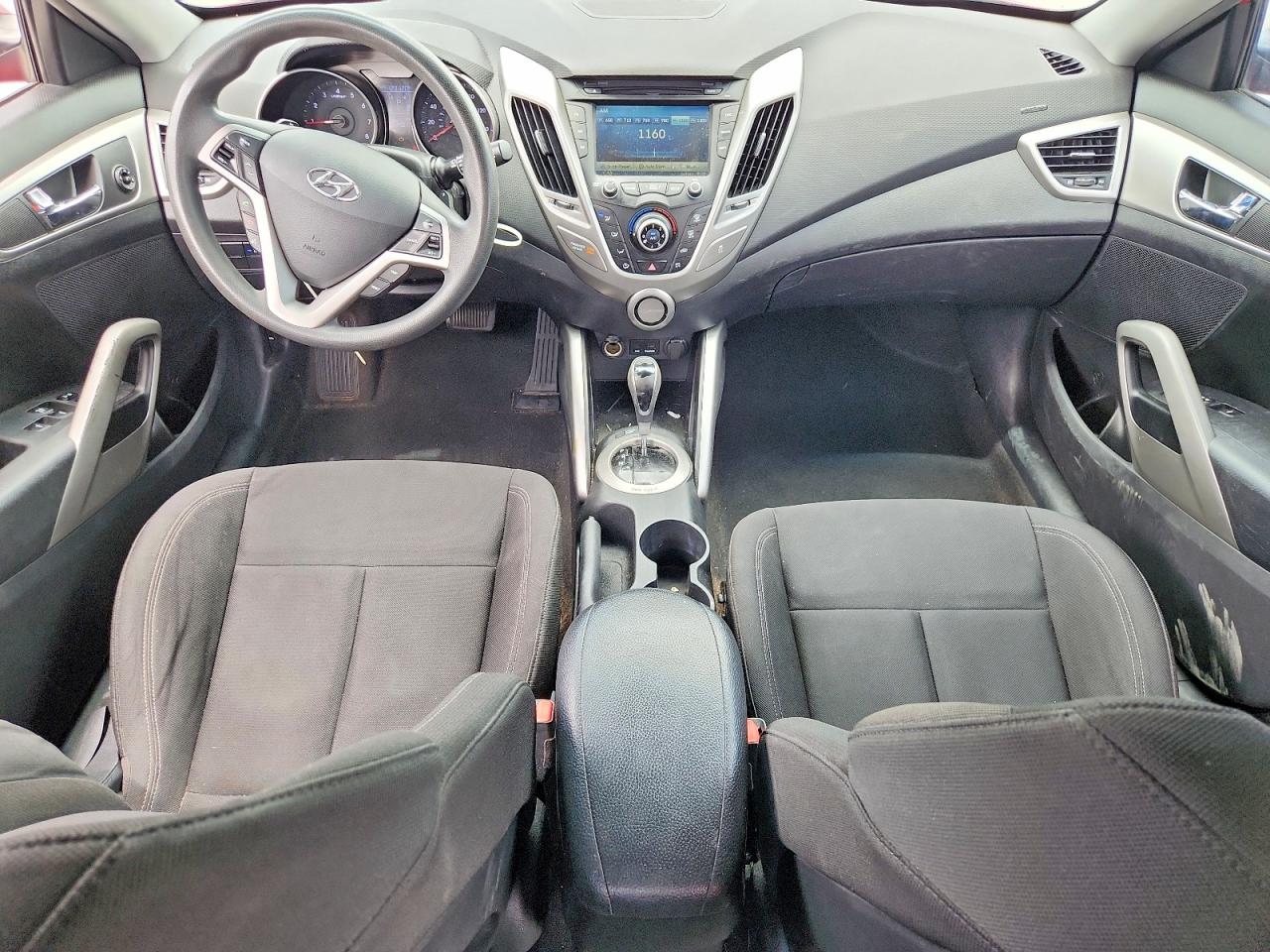 2013 Hyundai Veloster Base Red vin: KMHTC6AD9DU165886