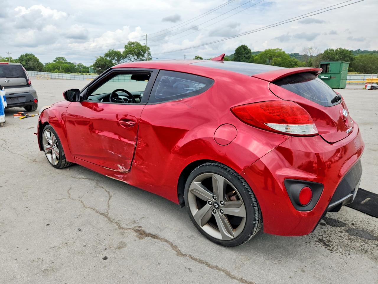 2013 Hyundai Veloster Base Red vin: KMHTC6AD9DU165886
