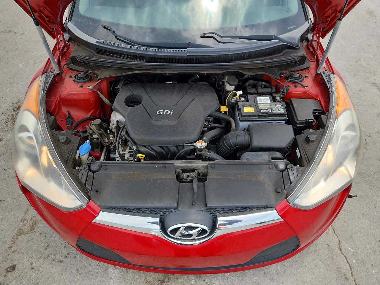 2013 Hyundai Veloster Base Red vin: KMHTC6AD9DU165886