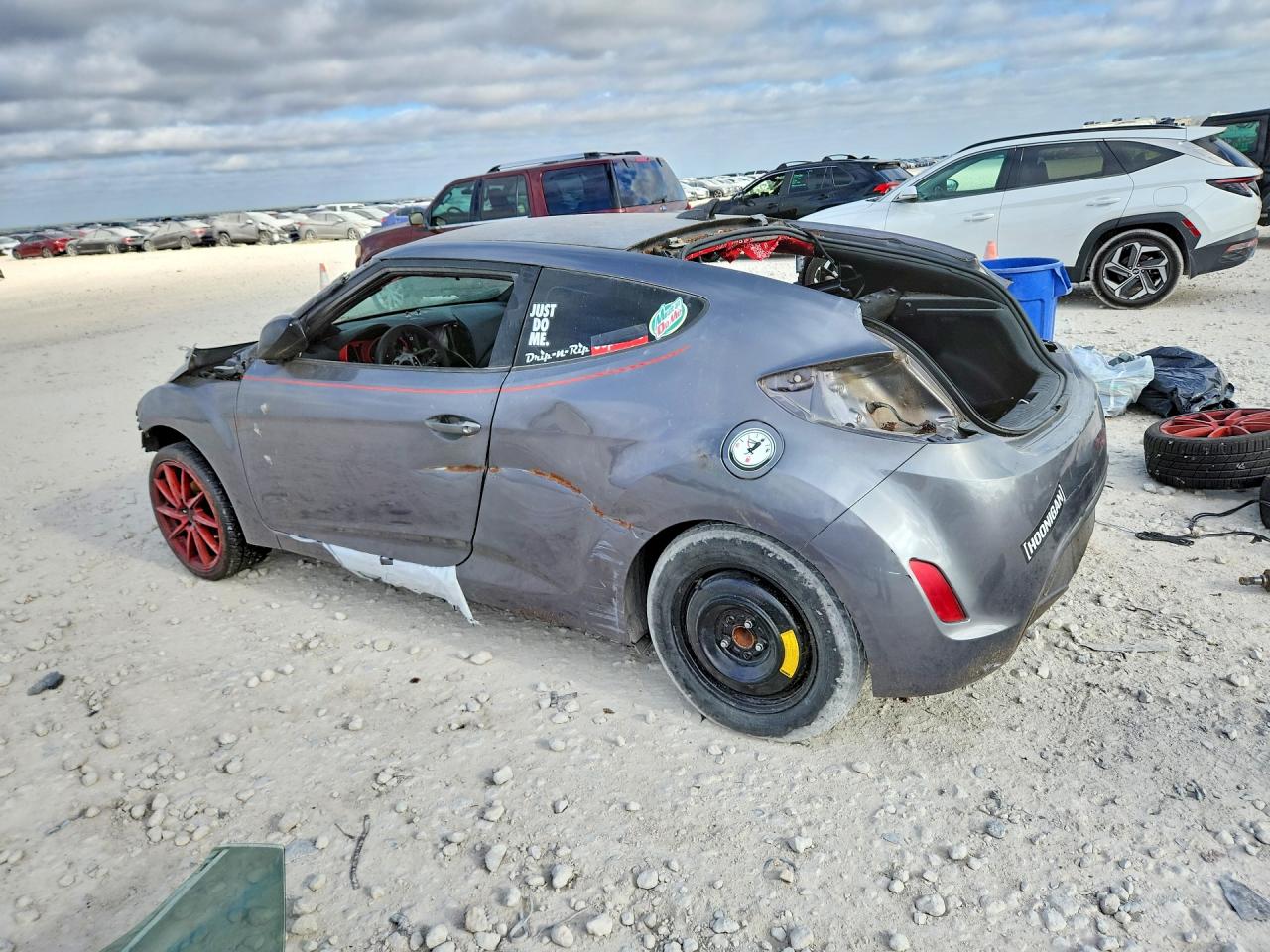 2013 Hyundai Veloster Base Silver vin: KMHTC6AD9DU166990