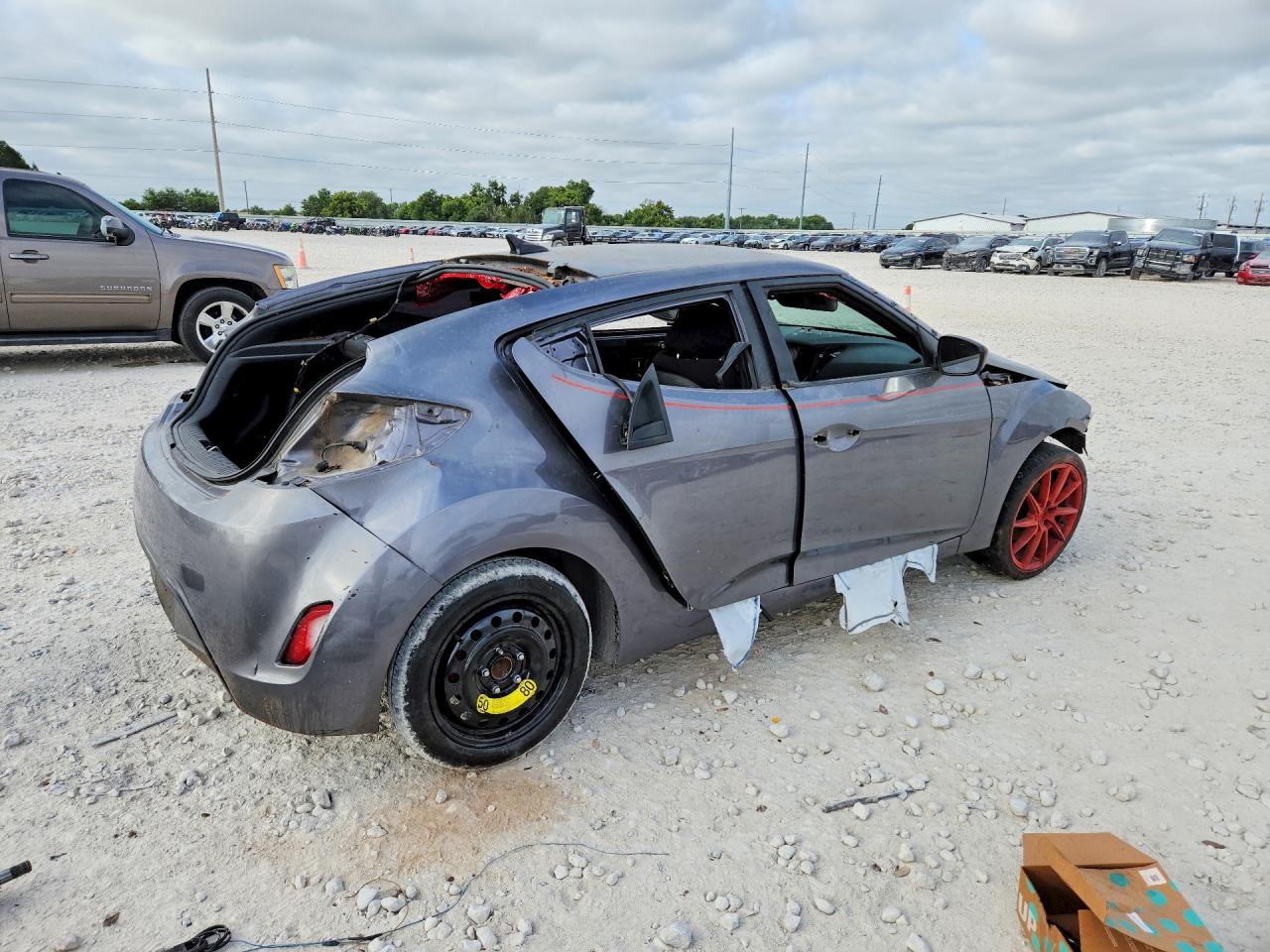 2013 Hyundai Veloster Base Silver vin: KMHTC6AD9DU166990