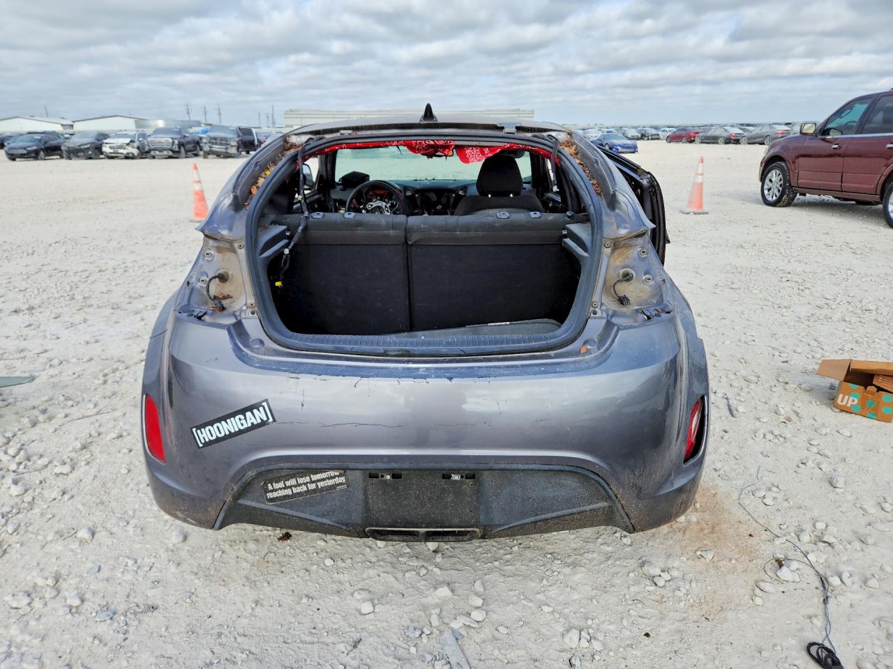 2013 Hyundai Veloster Base Silver vin: KMHTC6AD9DU166990